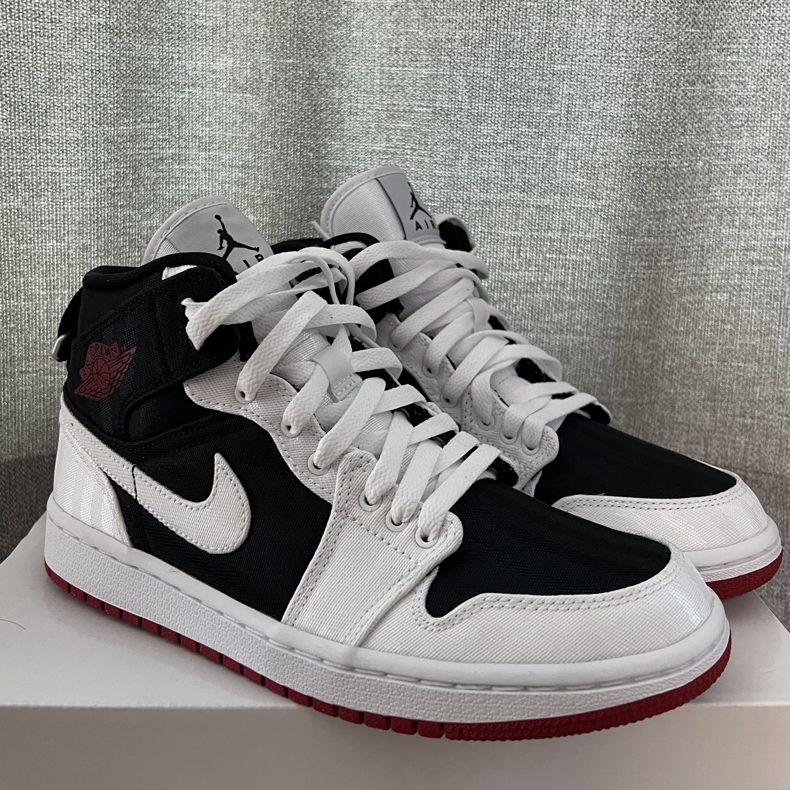 (W) Jordan 1 Mid SE Utility Panda 착용 스타일
