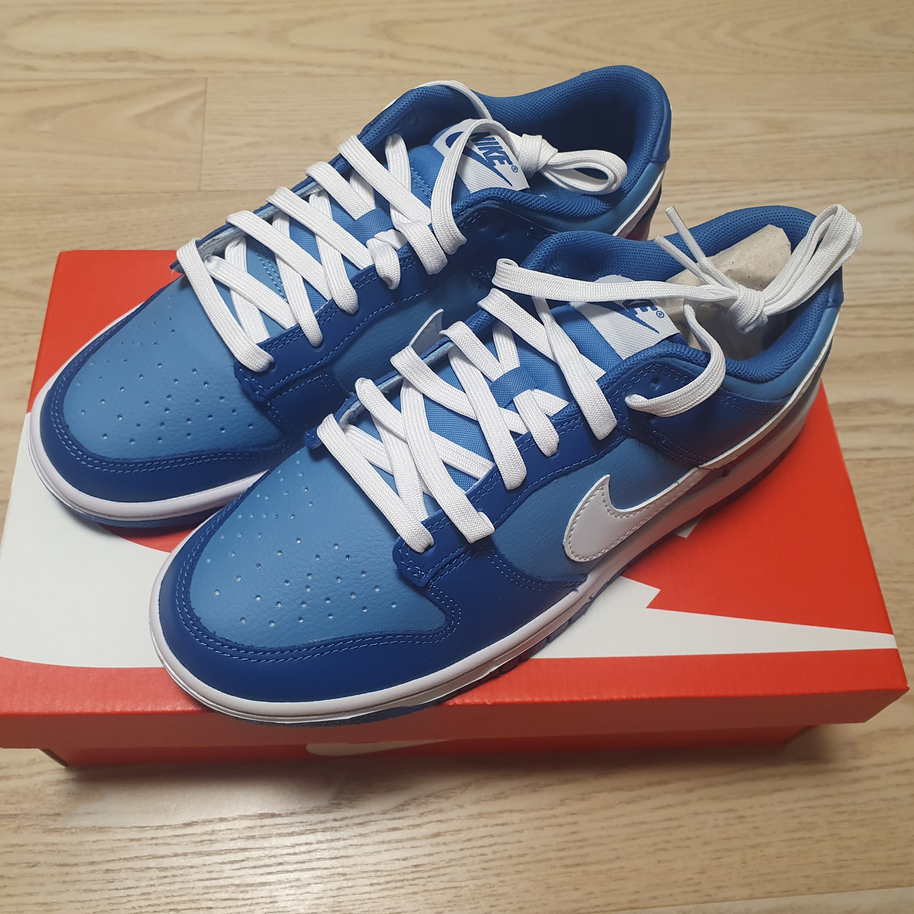 Nike Dunk Low Retro Dark Marina Blue, Jordan 1 Retro High OG Dark Marina Blue 착용 스타일 - 1
