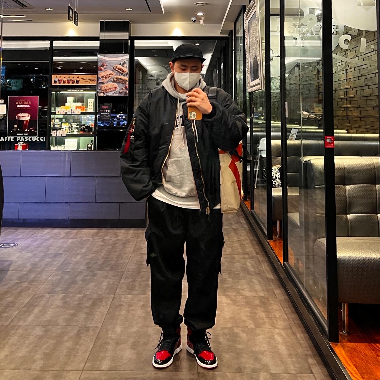 Jordan 1 Retro High OG Patent Bred 착용 스타일 - 1