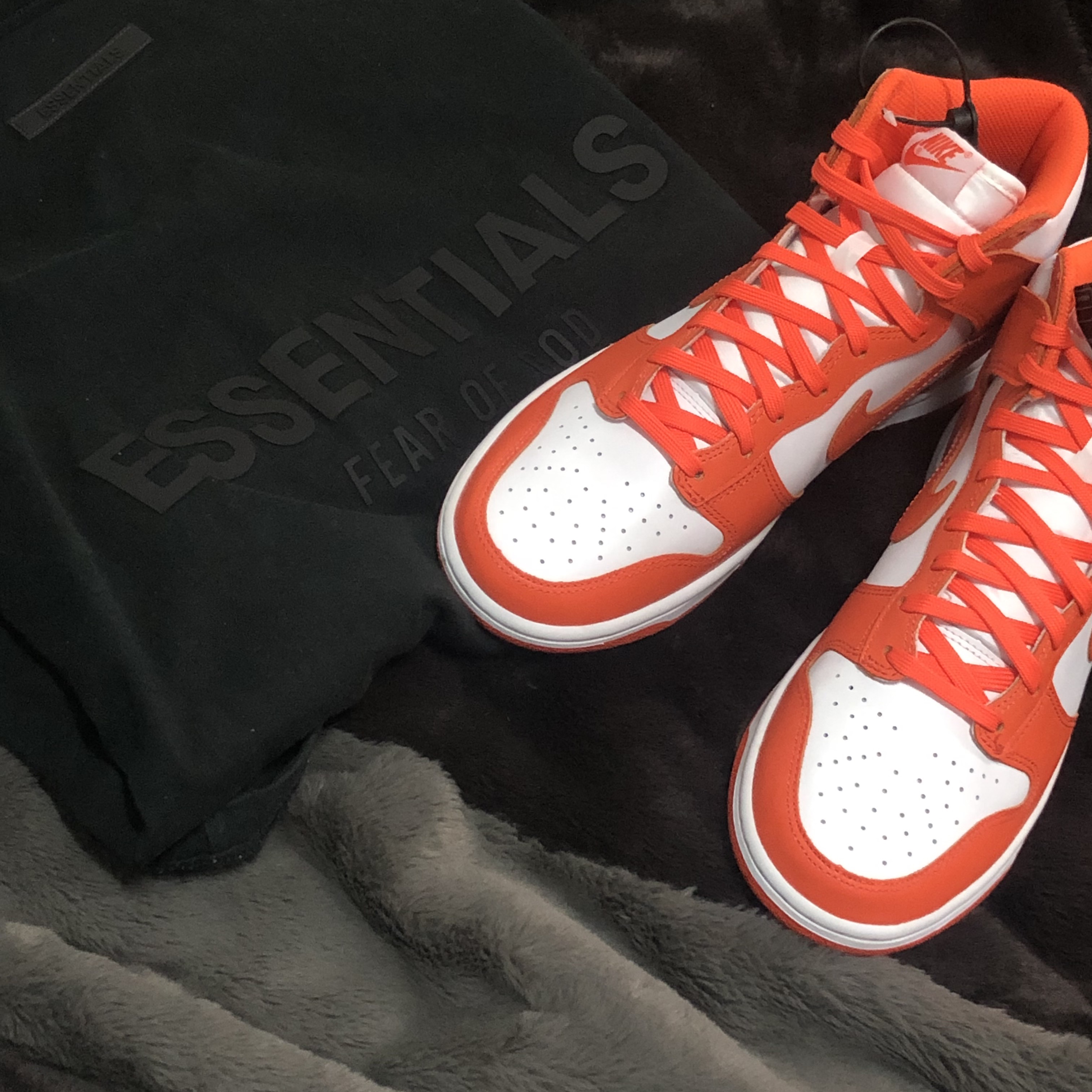 Essentials T-Shirt Black - 21SS, Nike Dunk High Retro Orange Blaze 착용 스타일