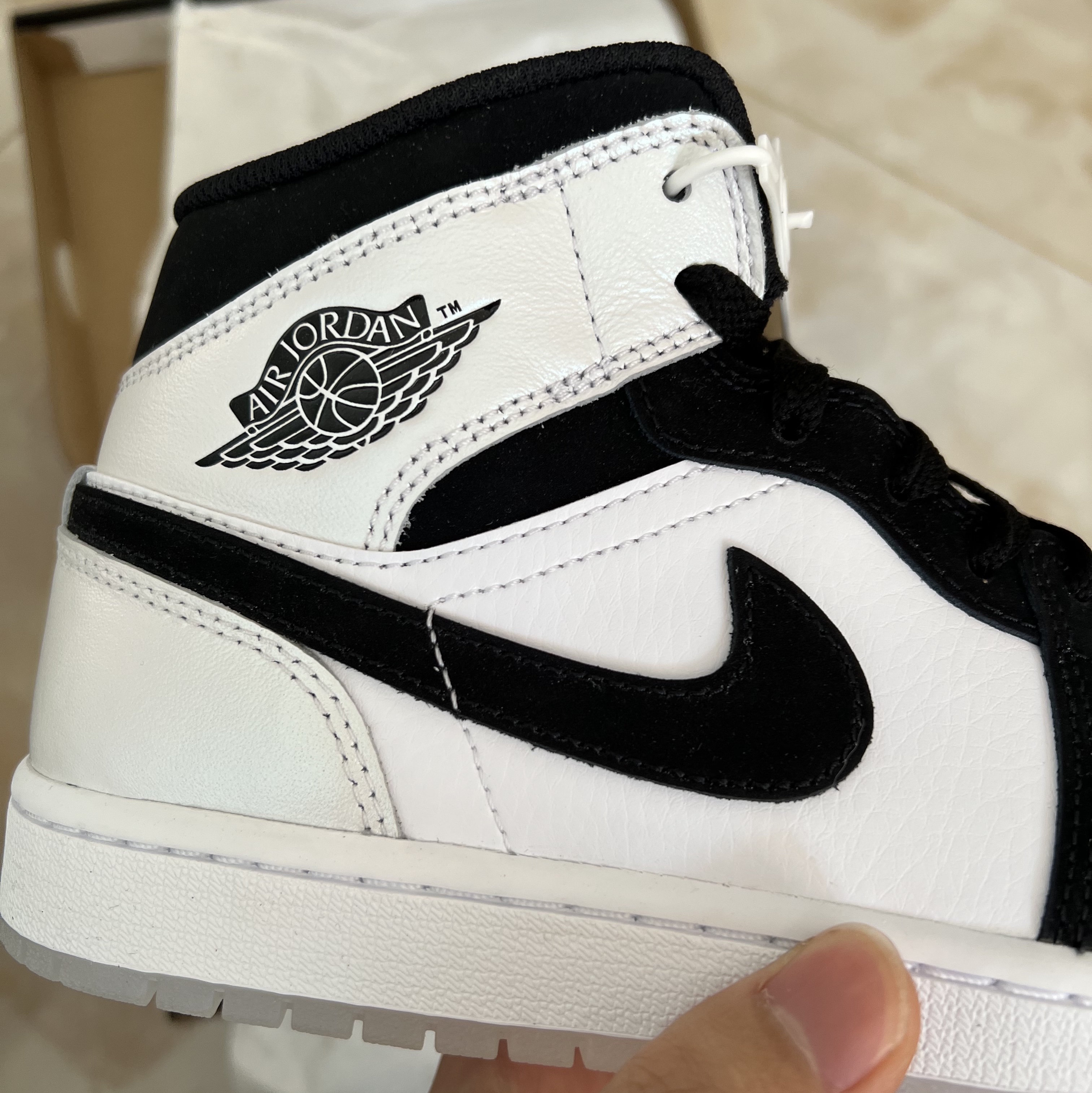 Jordan 1 Mid SE Diamond 착용 스타일 - 3