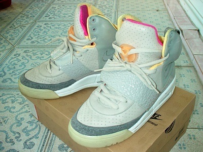 Nike Air Yeezy 1 Zen Grey 착용 스타일