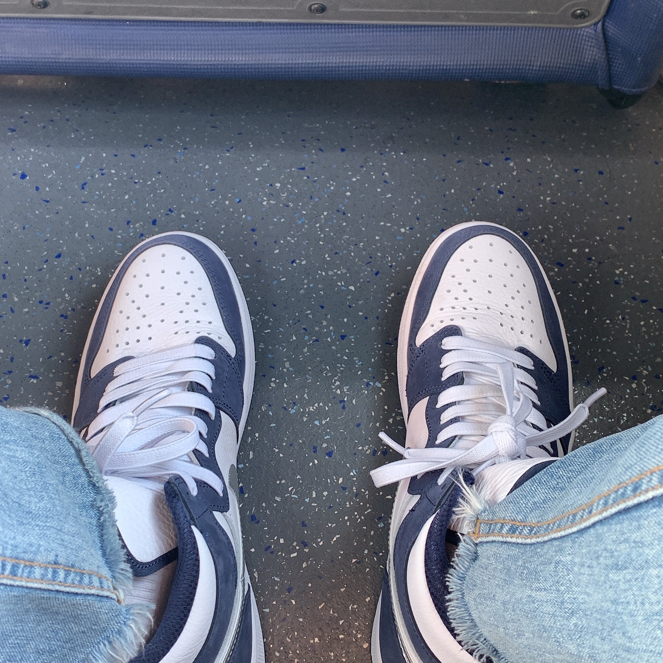 Jordan 1 Retro High OG CO.JP Midnight Navy 착용 스타일