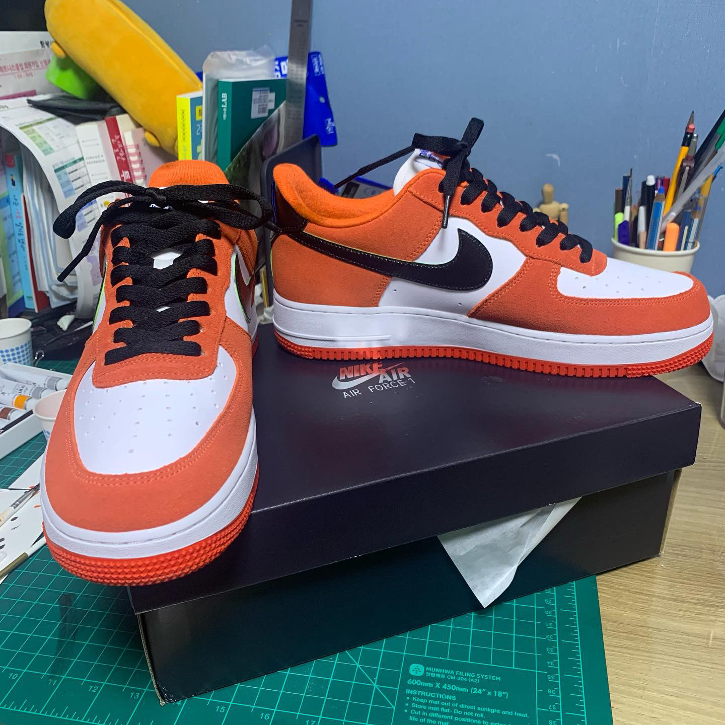 Nike Air Force 1 '07 LV8 Athletic Club Rush Orange Washed Teal 착용 스타일 - 1