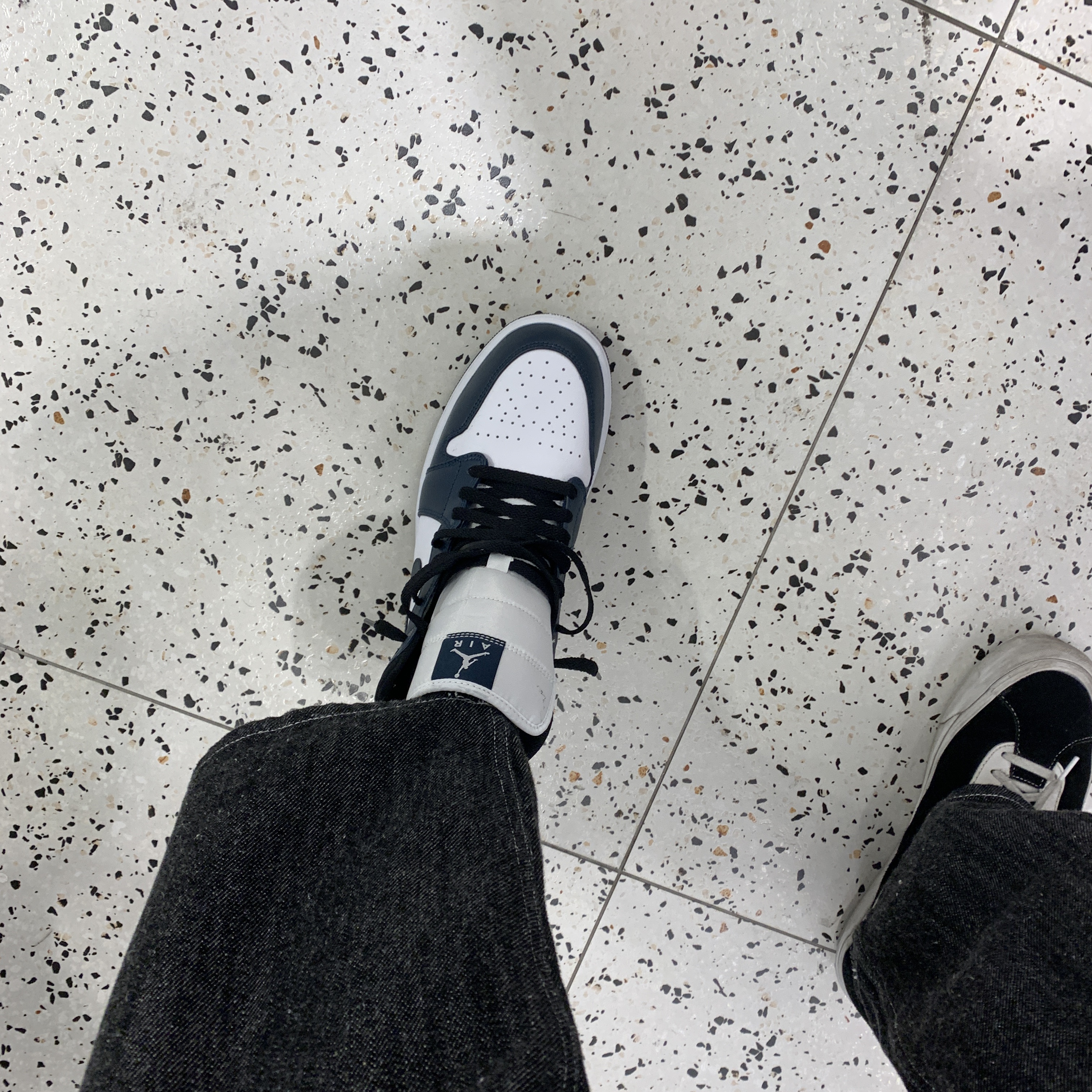 Jordan 1 Mid Dark Teal 착용 스타일 - 1
