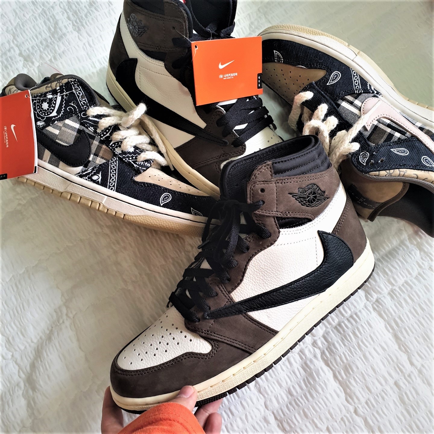 Jordan 1 x Travis Scott Retro High OG SP Mocha, Nike x Travis Scott SB Dunk Low 착용 스타일
