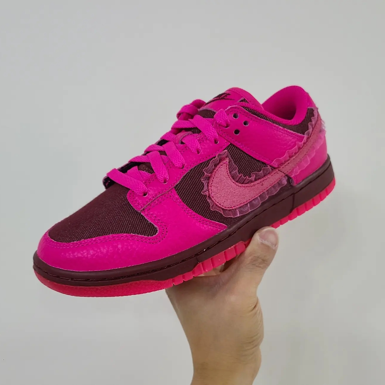 (W) Nike Dunk Low Prime Pink 착용 스타일 - 1