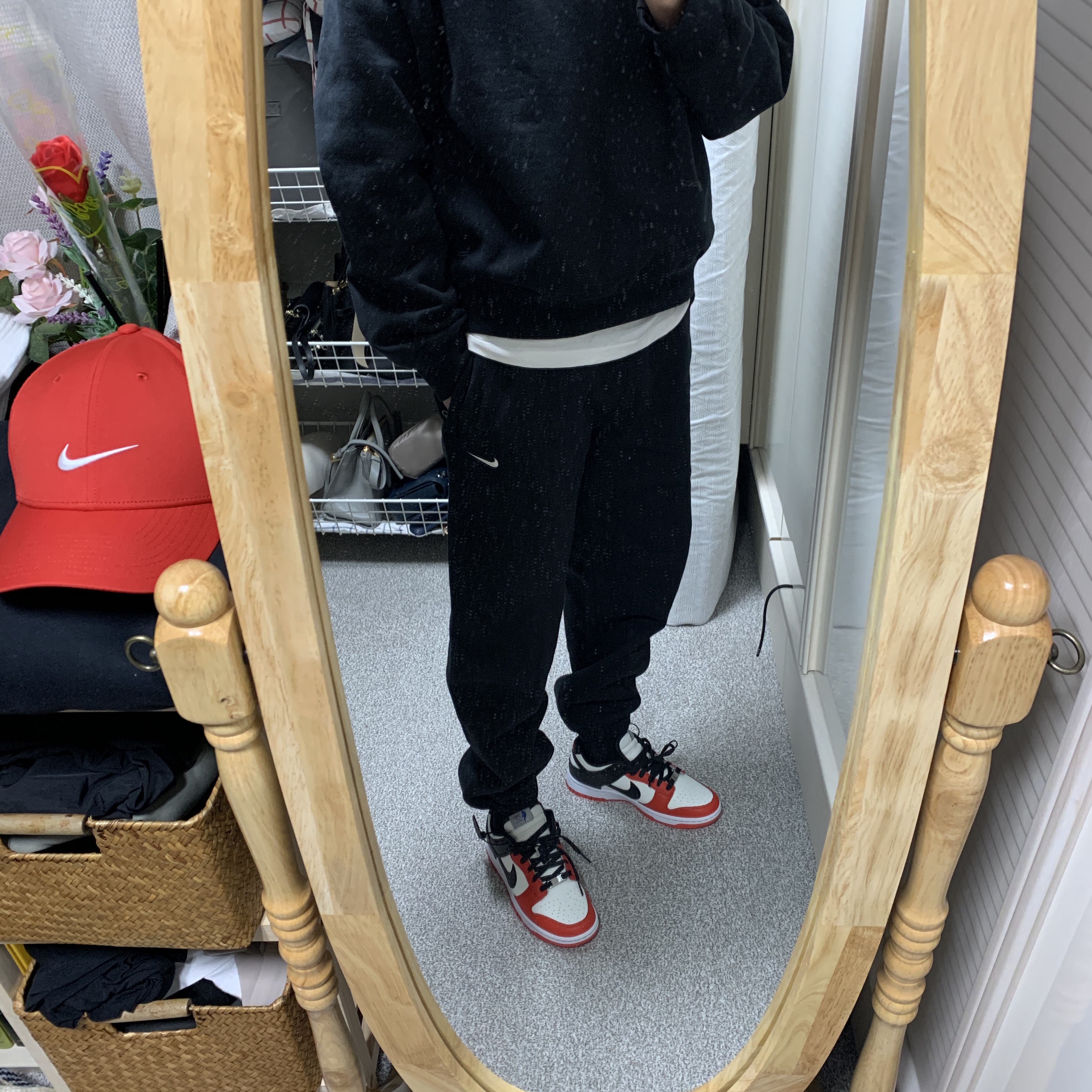 Nike x NBA Dunk Low Retro EMB Black and Chile Red, (GS) Nike x NBA Dunk Low Black and Chile Red 착용 스타일 - 2