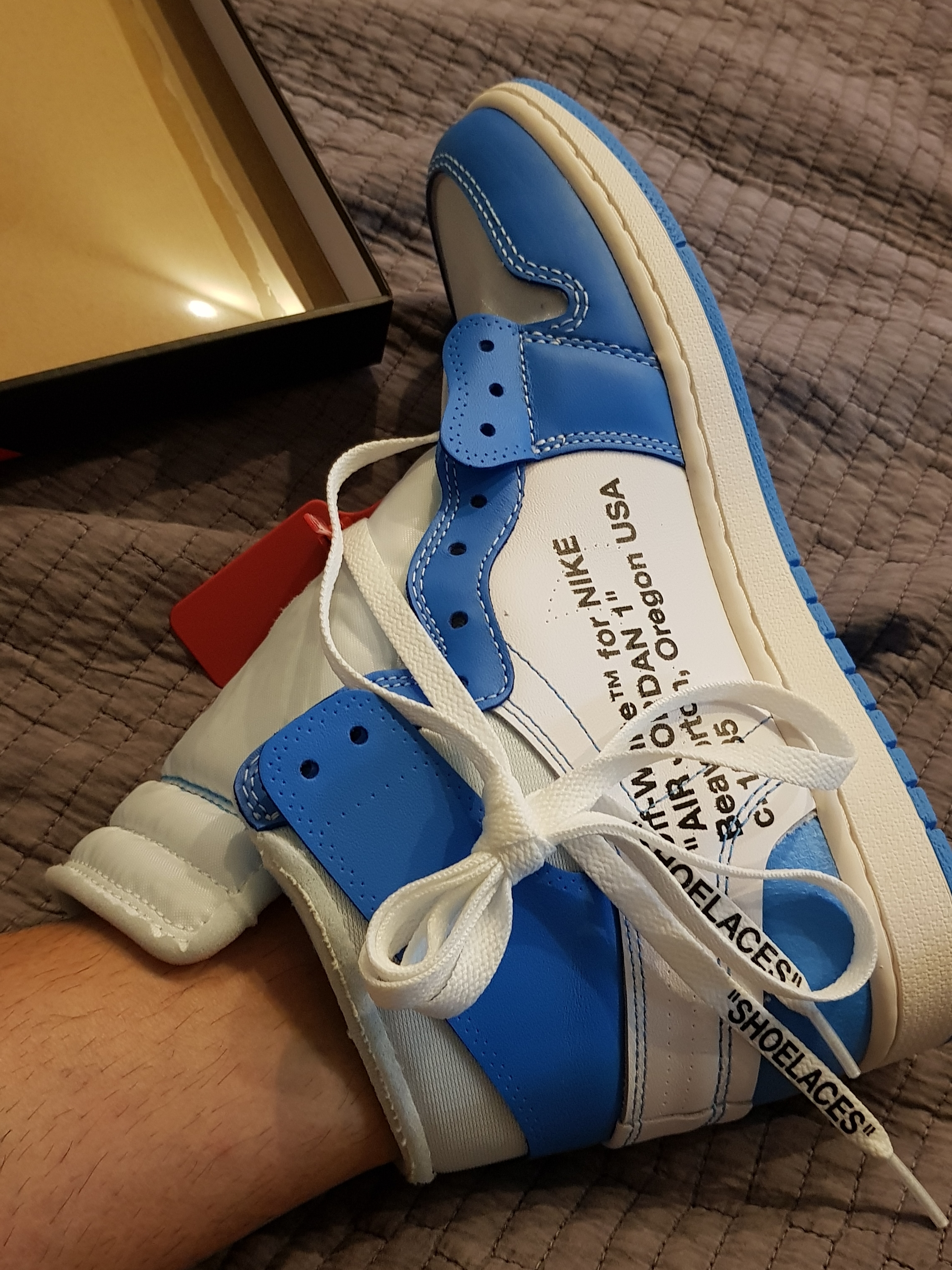 Nike x Off-White Air Force 1 Low The Ten, Jordan 1 x Off-White Retro High University Blue 착용 스타일 - 2