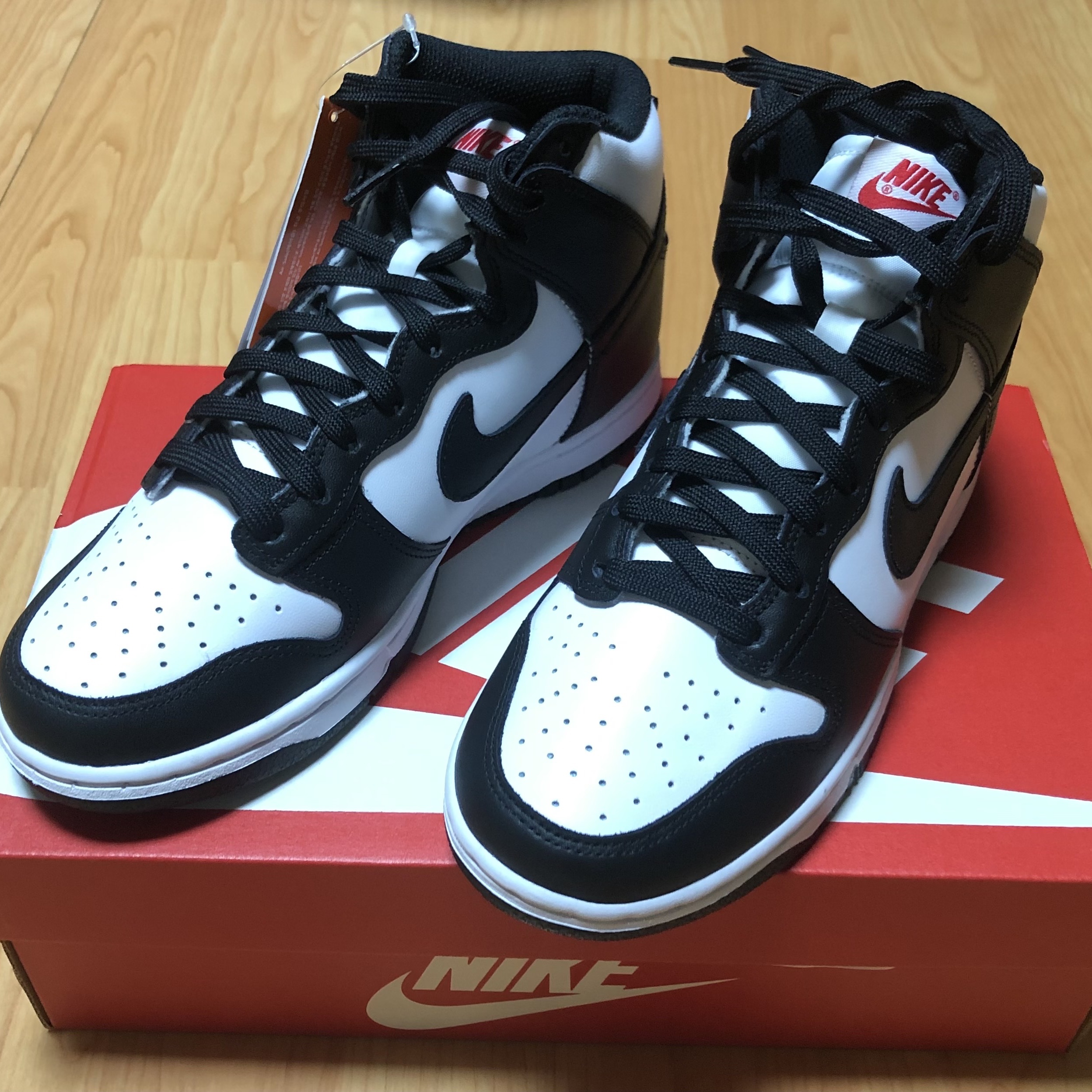 (W) Nike Dunk High Black and White 착용 스타일