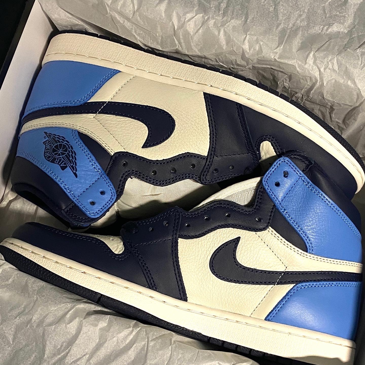 Jordan 1 Retro High Obsidian UNC 착용 스타일 - 2