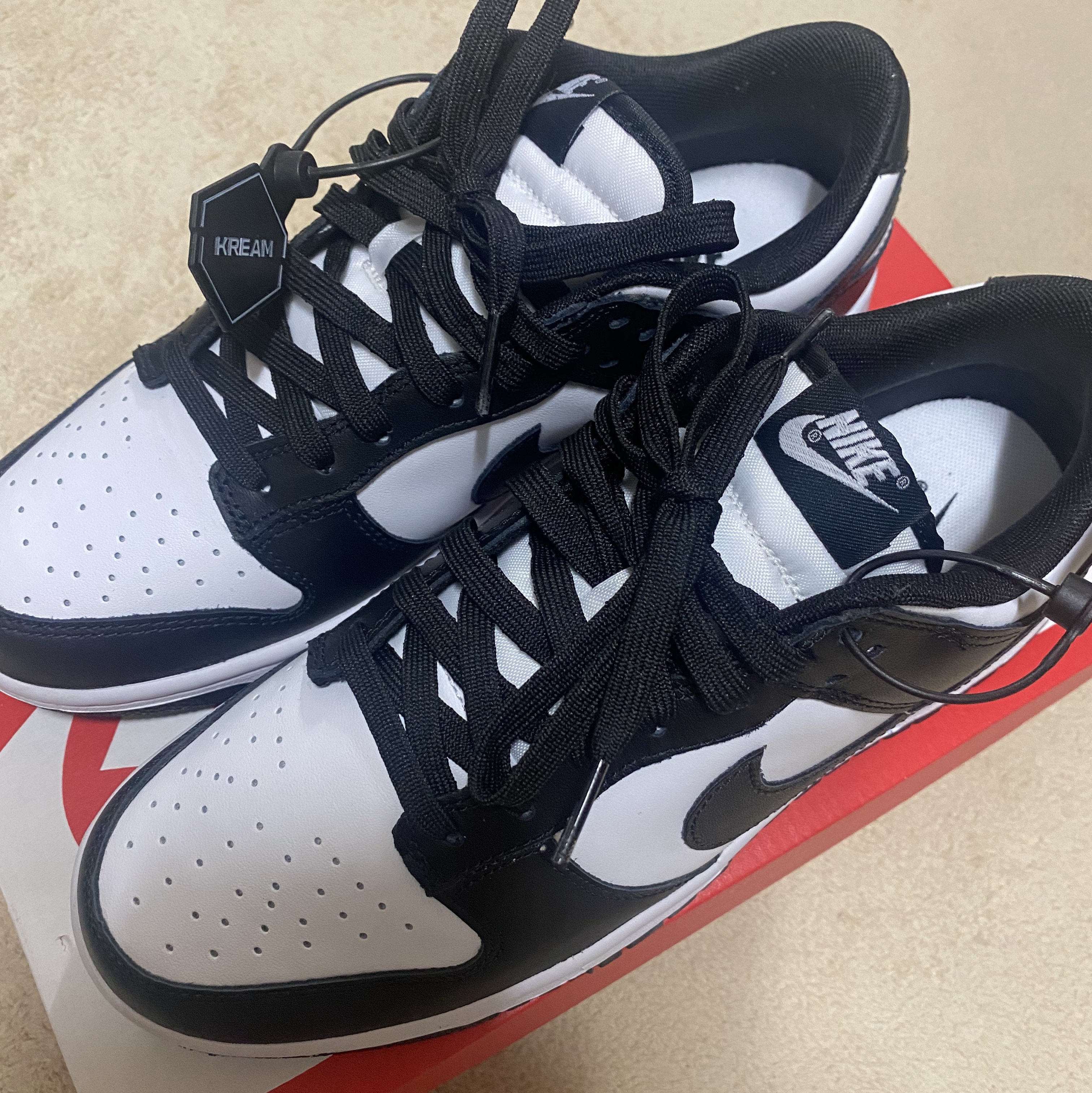 Nike Dunk Low Retro Black 착용 스타일