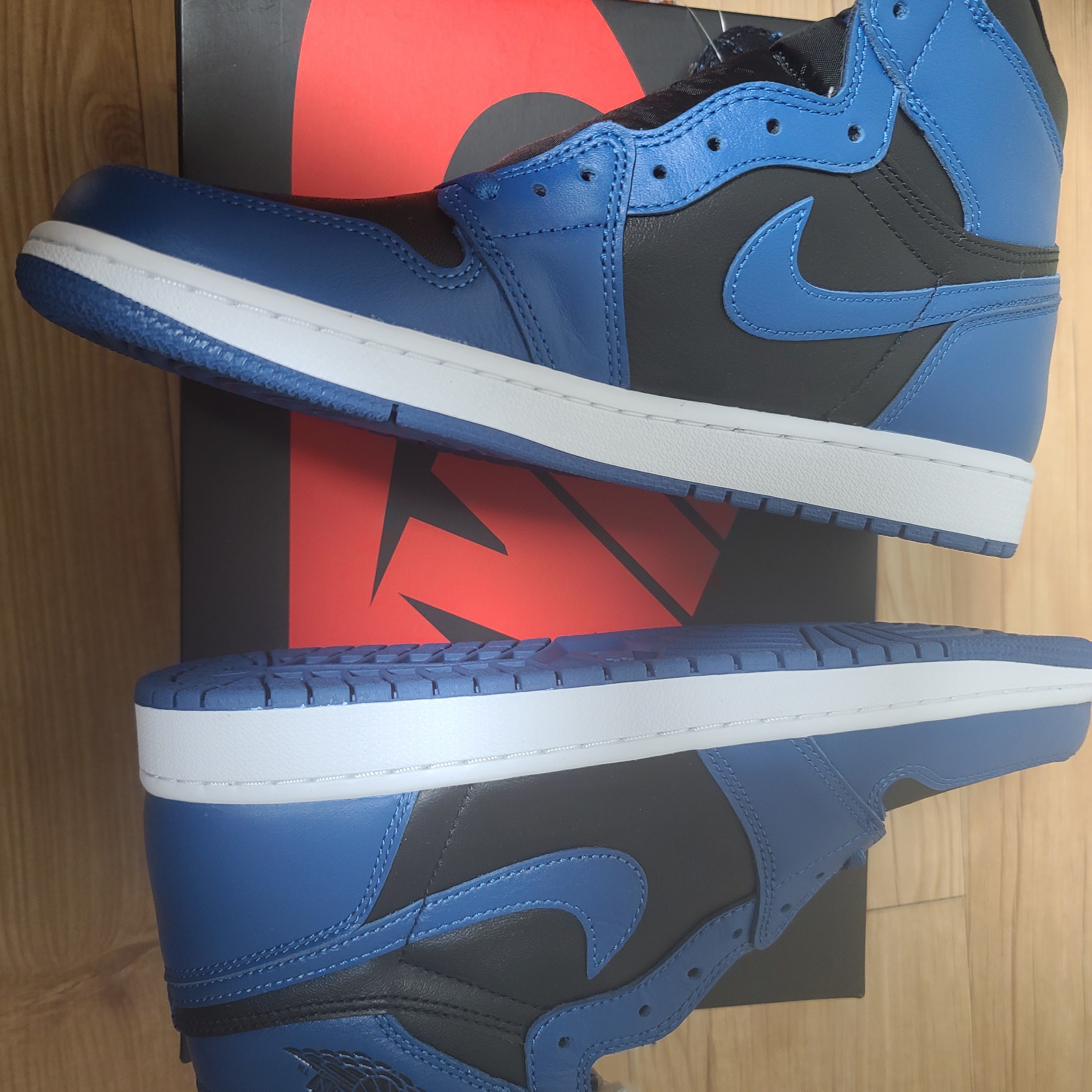 Jordan 1 Retro High OG Dark Marina Blue 착용 스타일