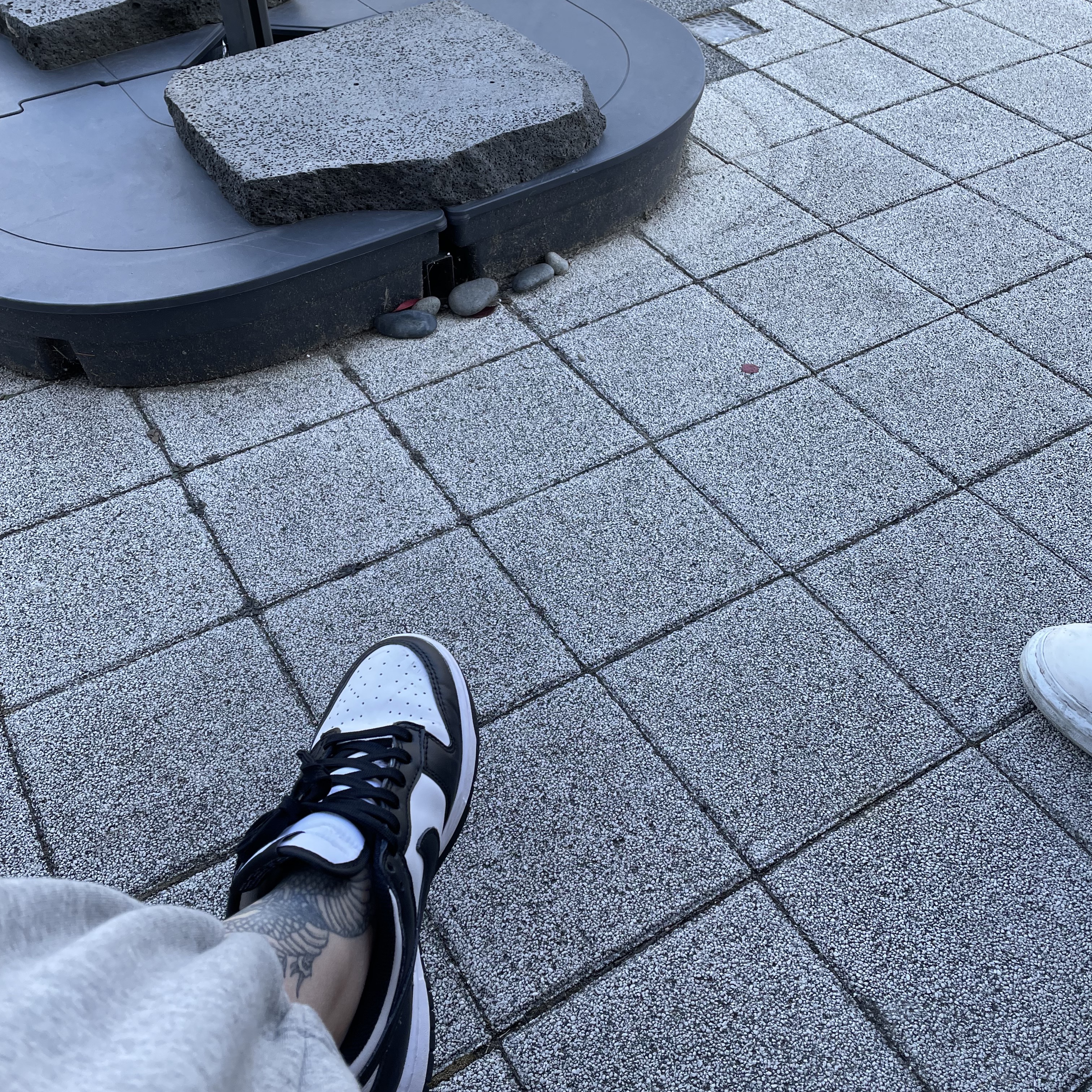 (W) Nike Dunk Low Black 착용 스타일 - 2
