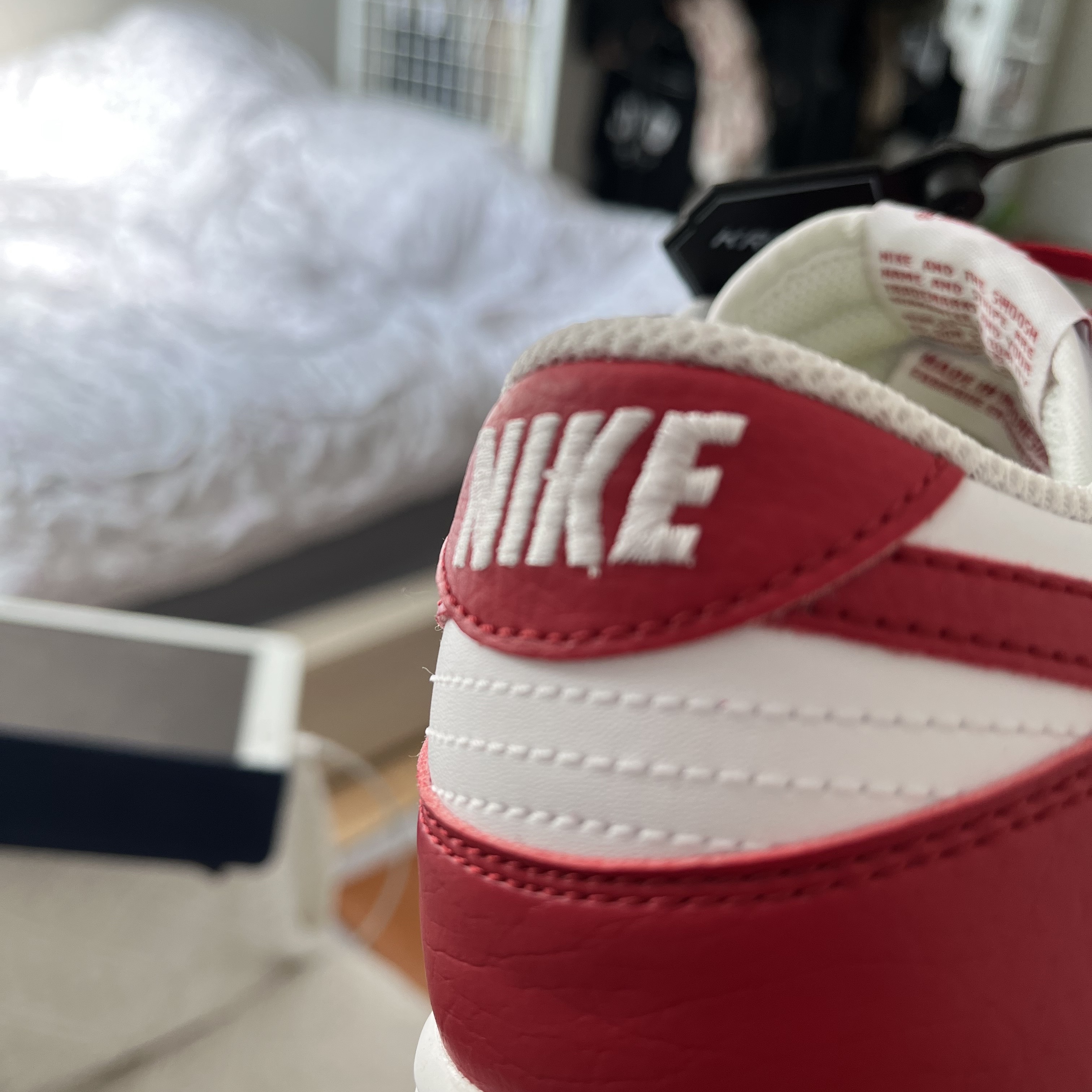 (W) Nike Dunk Low Next Nature Gym Red 착용 스타일 - 2