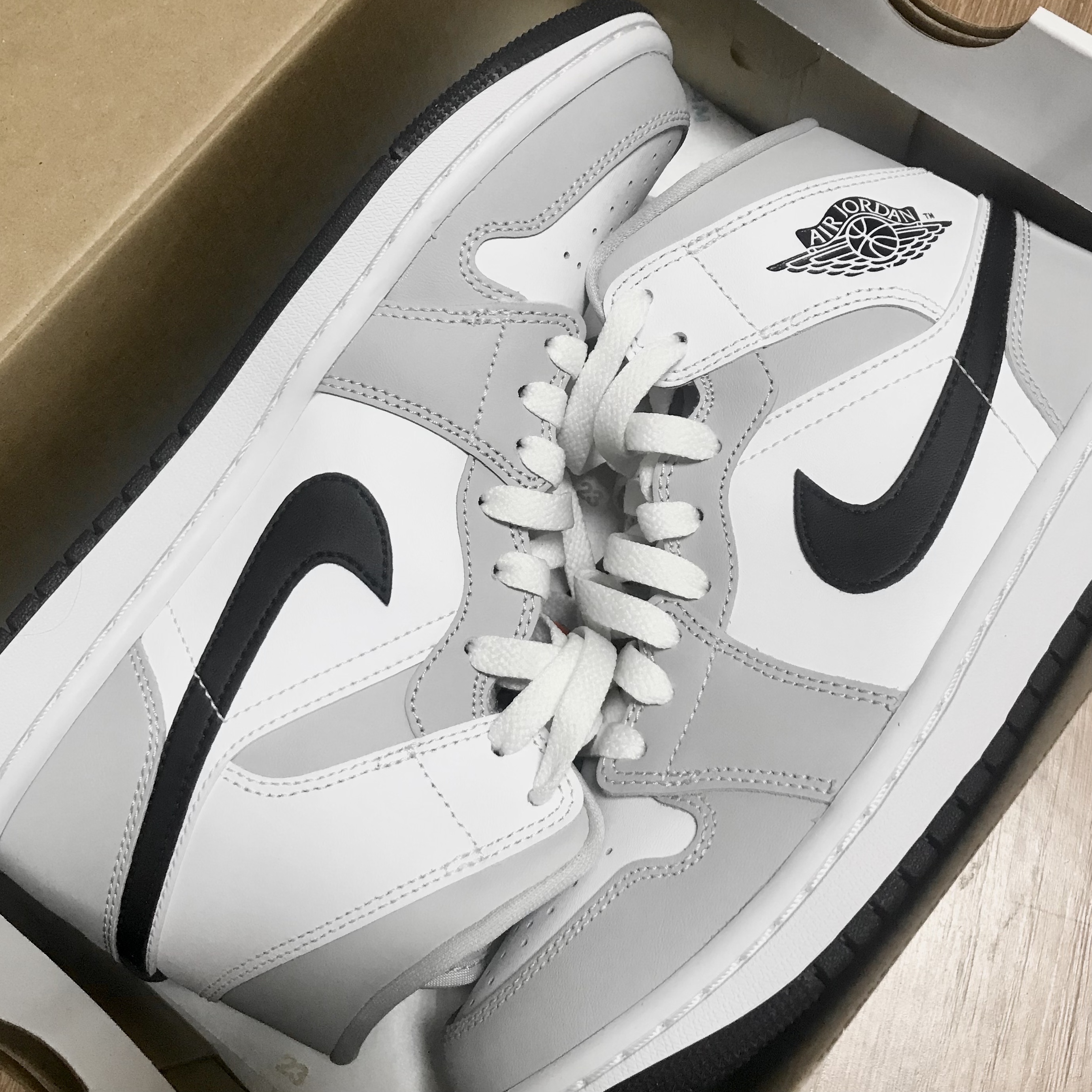 (W) Jordan 1 Mid Grey Fog 착용 스타일
