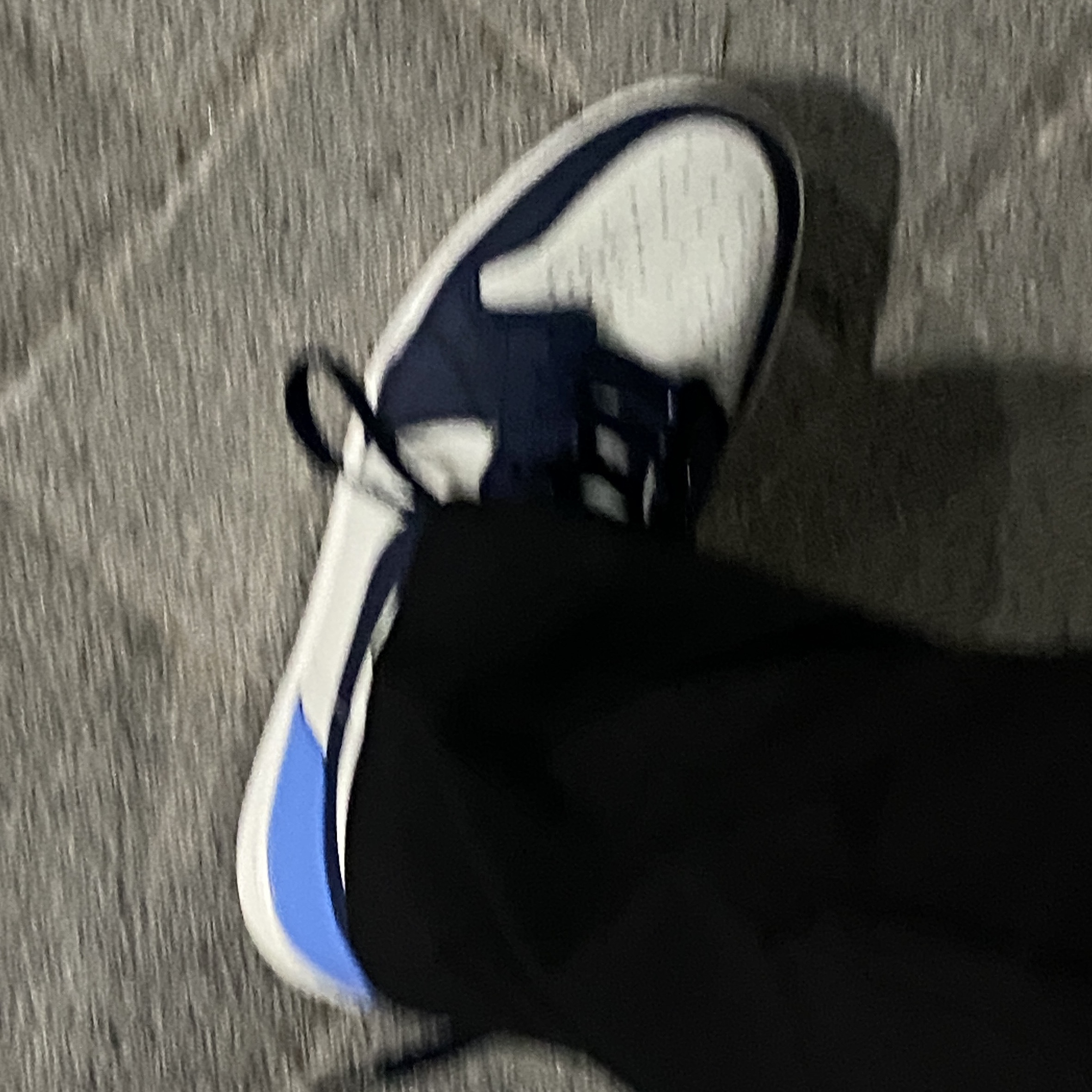 Jordan 1 Retro High Obsidian UNC 착용 스타일 - 3