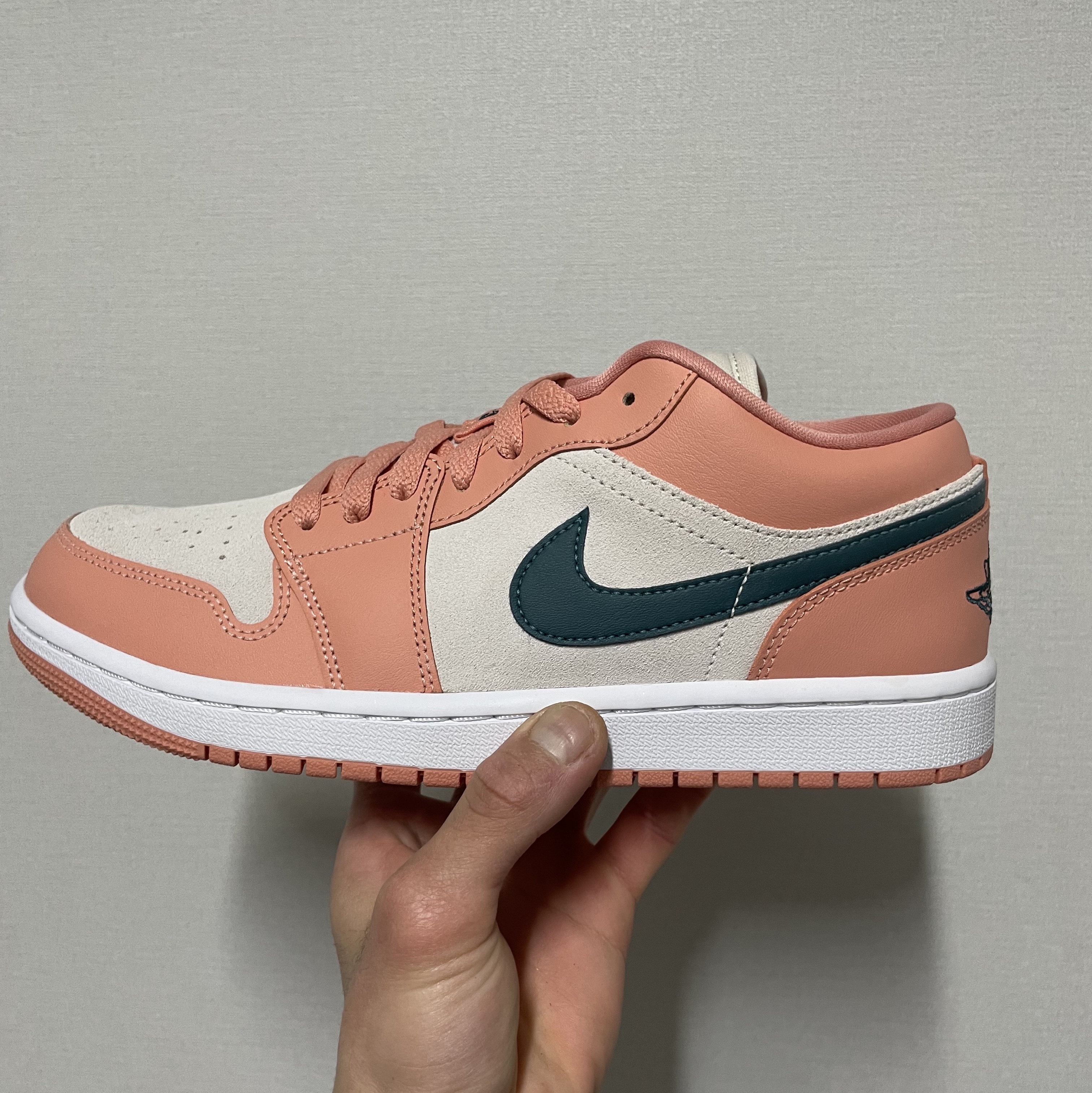 (W) Jordan 1 Low Light Madder Root 착용 스타일