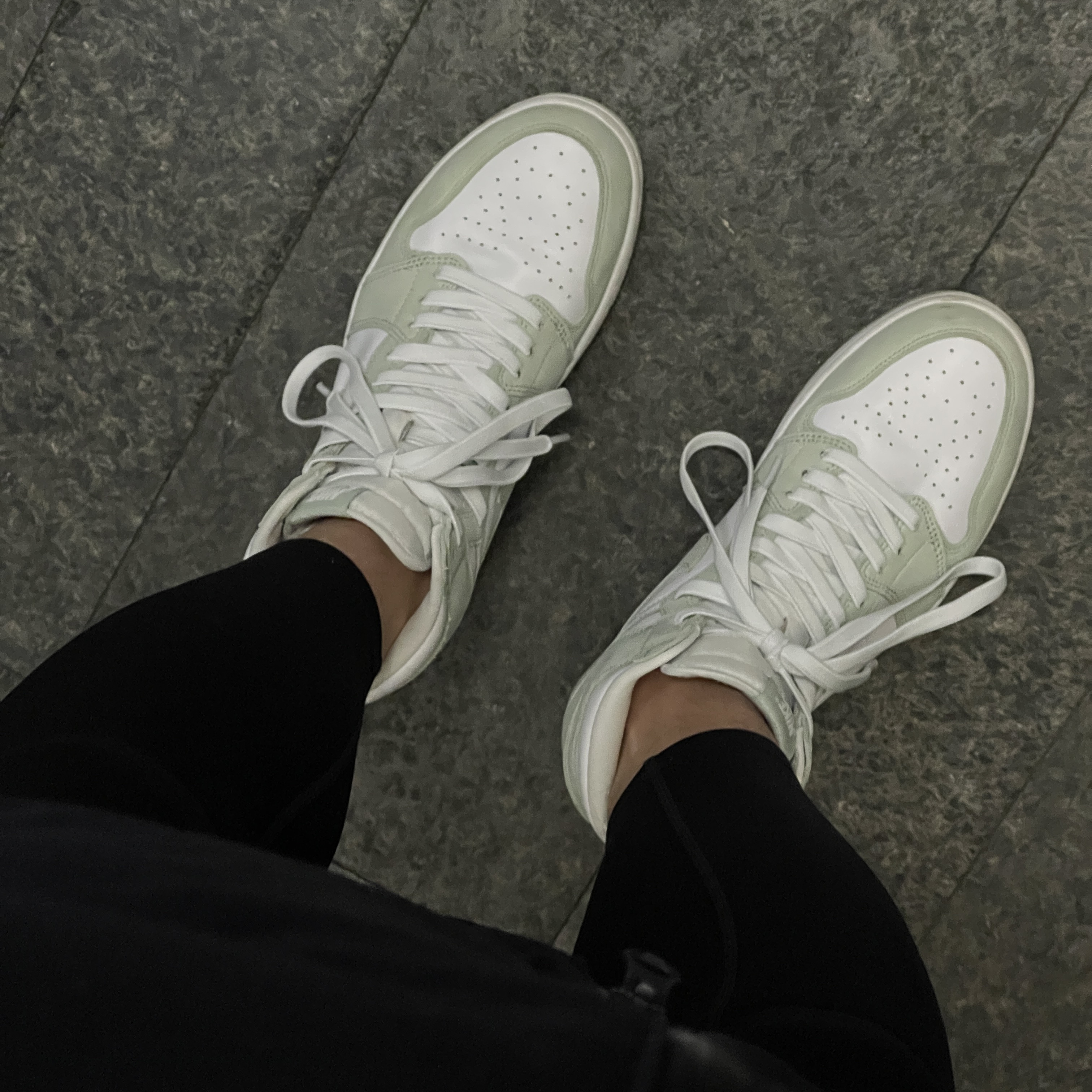 (W) Jordan 1 Retro High OG Seafoam 착용 스타일