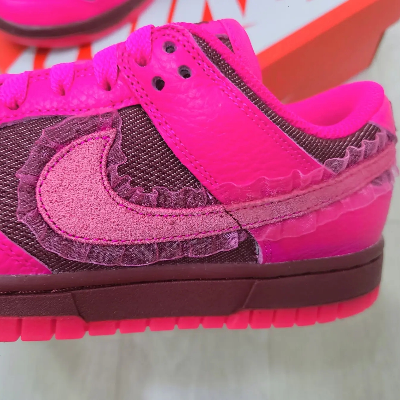 (W) Nike Dunk Low Prime Pink 착용 스타일 - 3