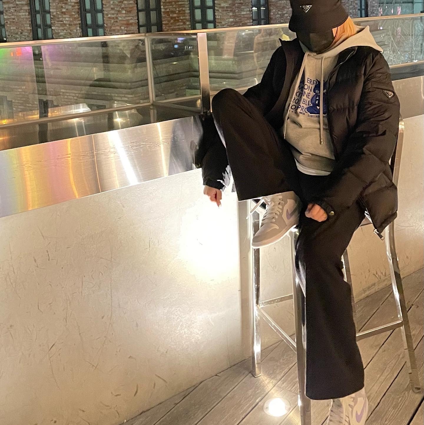 (W) Jordan 1 Mid Wolf Grey, Maison Kitsune x Ader Error Meditation Fox Hoodie Grey 착용 스타일 - 3