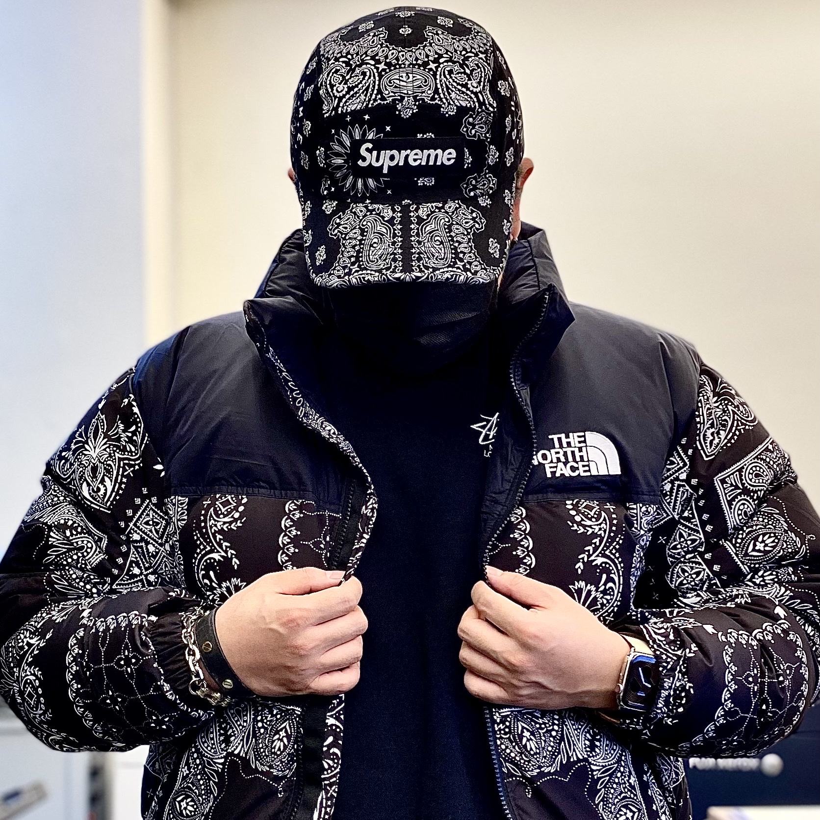The North Face 1996 Novelty Nuptse Jacket Real Black - 21FW, Nike x Stussy NRG ZR Fleece Crewneck Black - Asia 착용 스타일