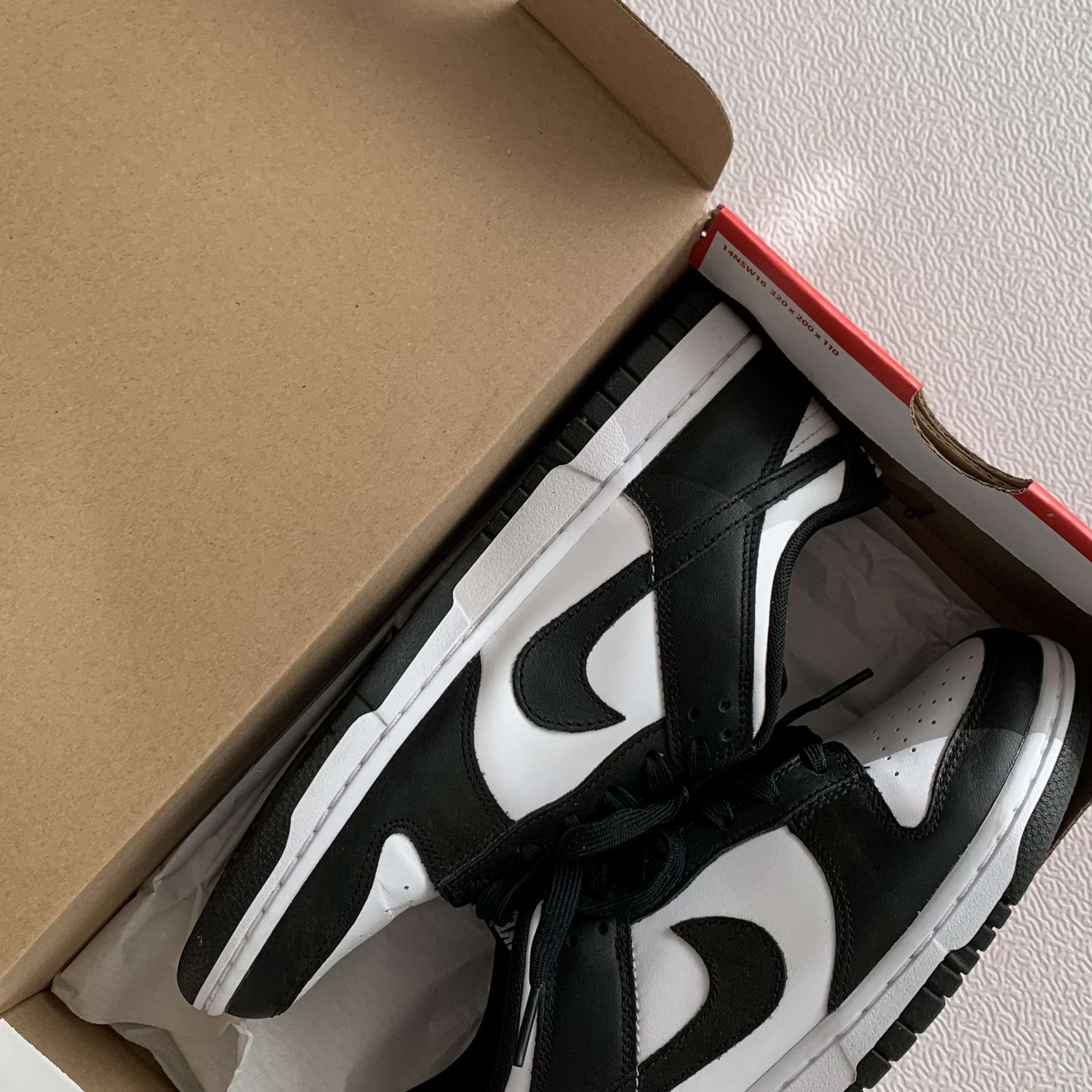 Nike Dunk Low Retro Black 착용 스타일 - 2