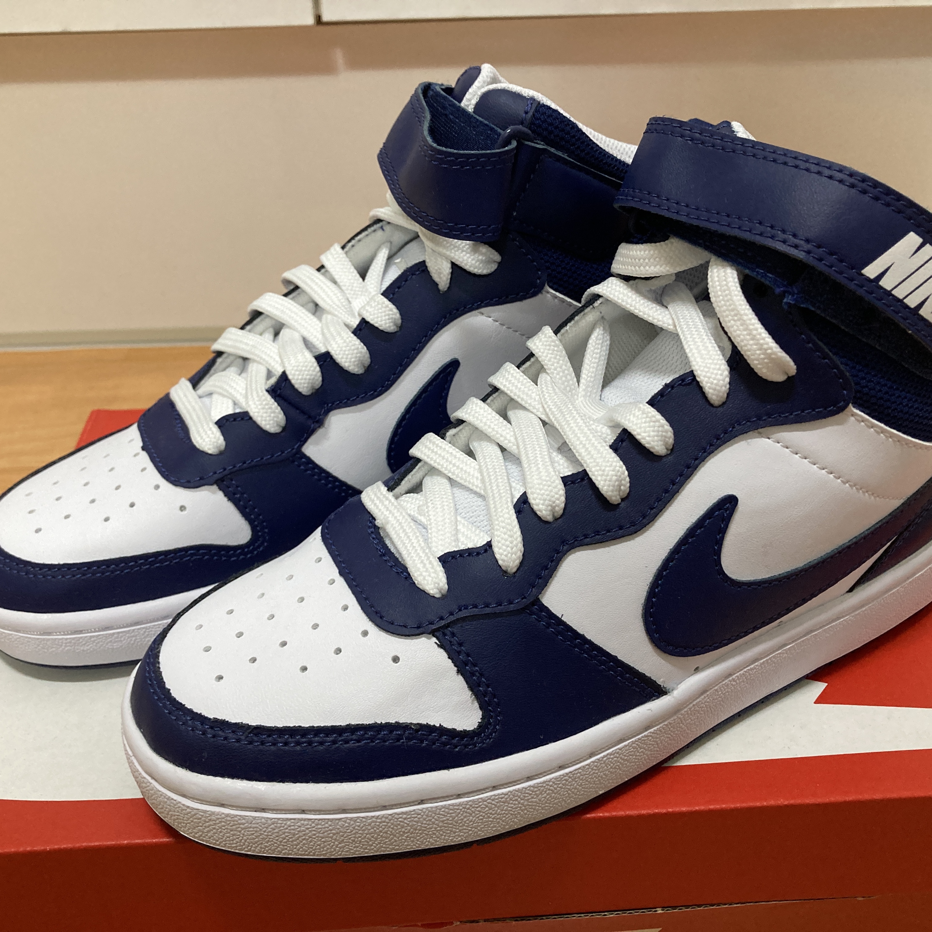 (GS) Nike Court Borough Low 2 White Blue Void 착용 스타일 - 2