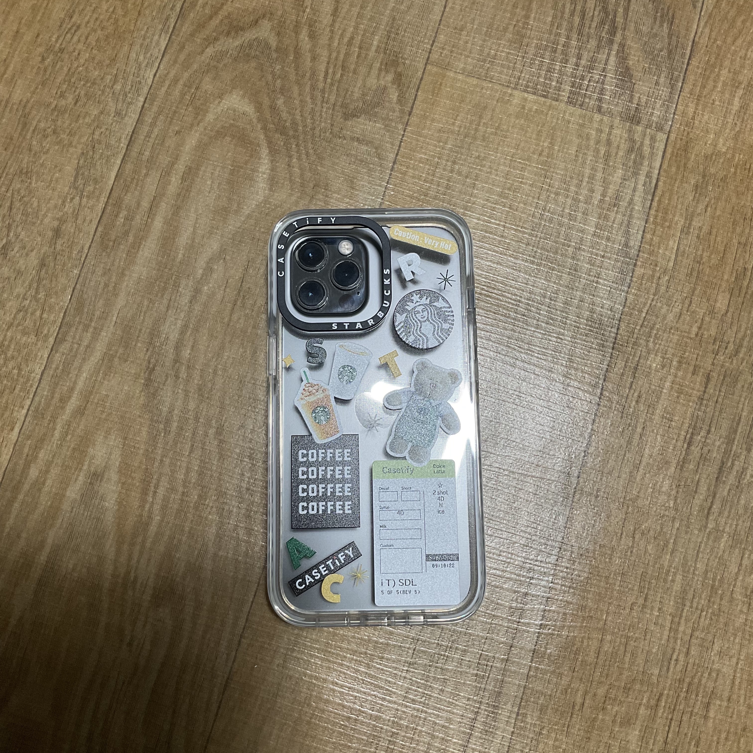Casetify x Starbucks Icon Impact iPhone Case Clear 착용 스타일