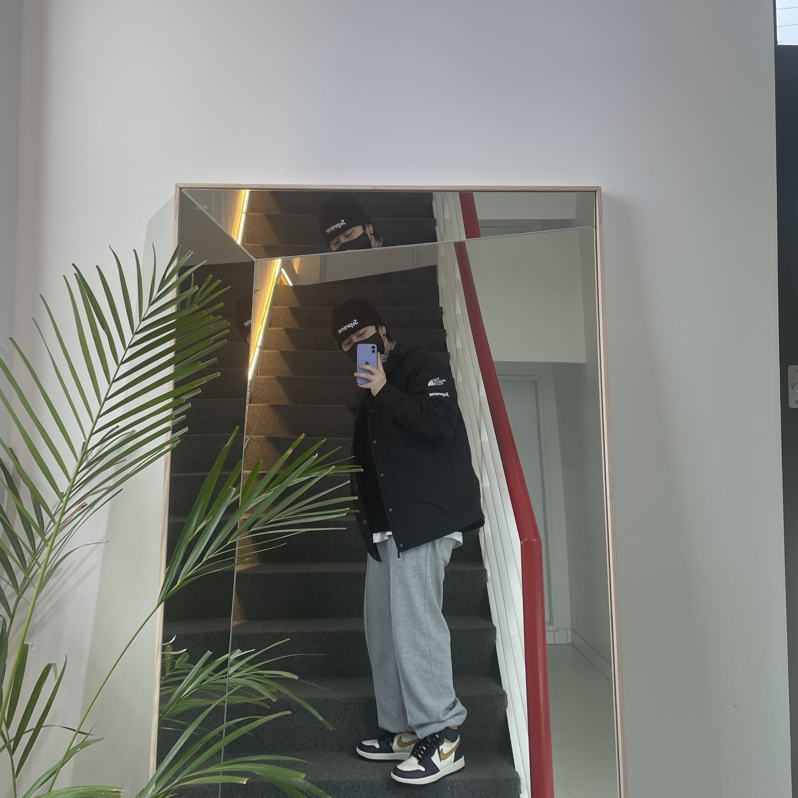 Jordan 1 Retro High OG Defiant SB LA to Chicago, Supreme x The North Face RTG Jacket + Vest Black - 20SS 착용 스타일 - 4
