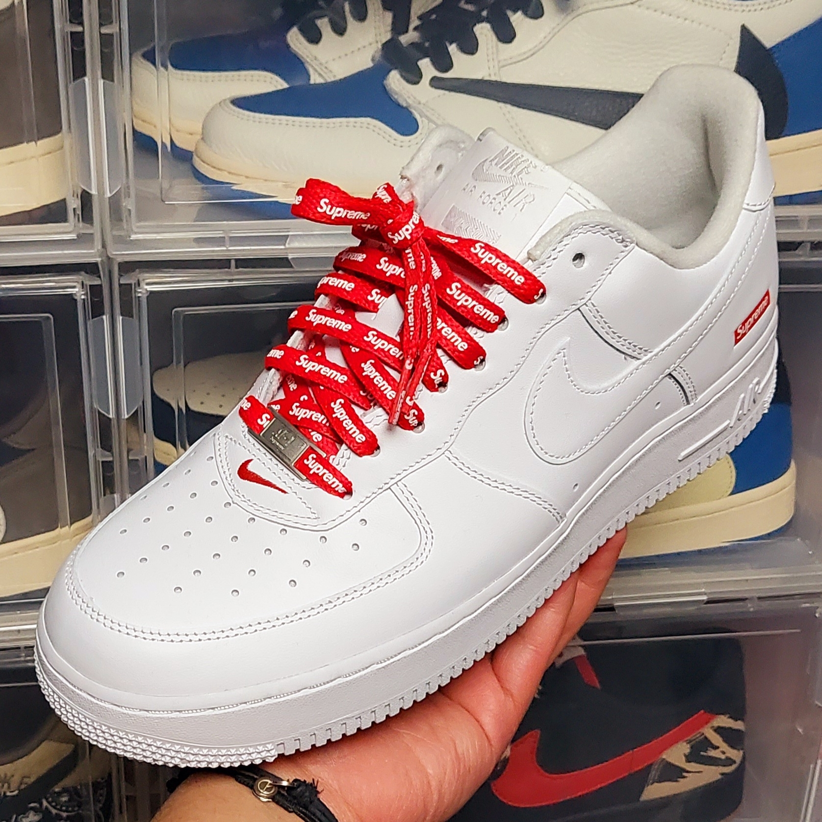 Nike x Supreme Air Force 1 Low White 착용 스타일 - 1