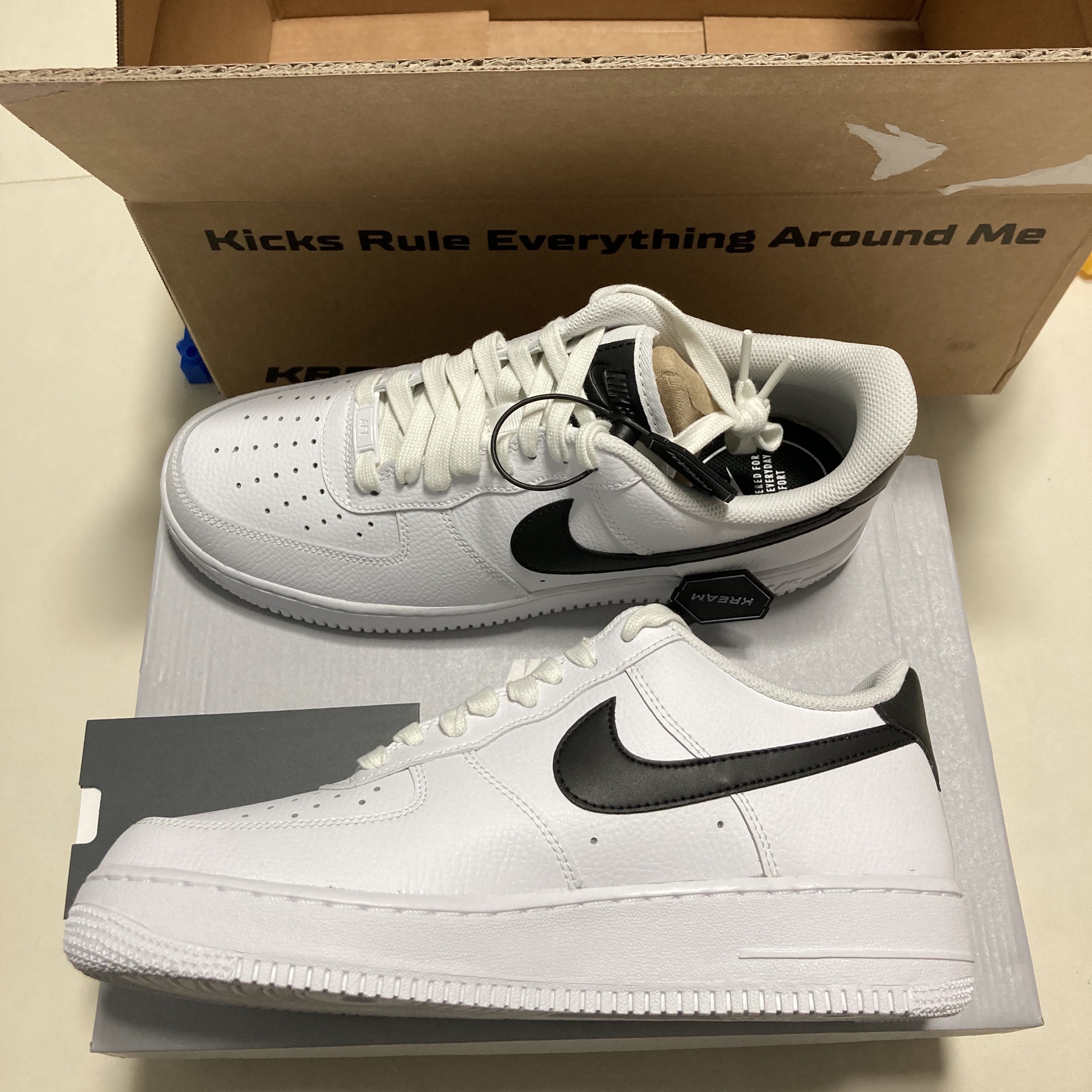 (W) Nike Air Force 1 '07 Low White Black 착용 스타일 - 3