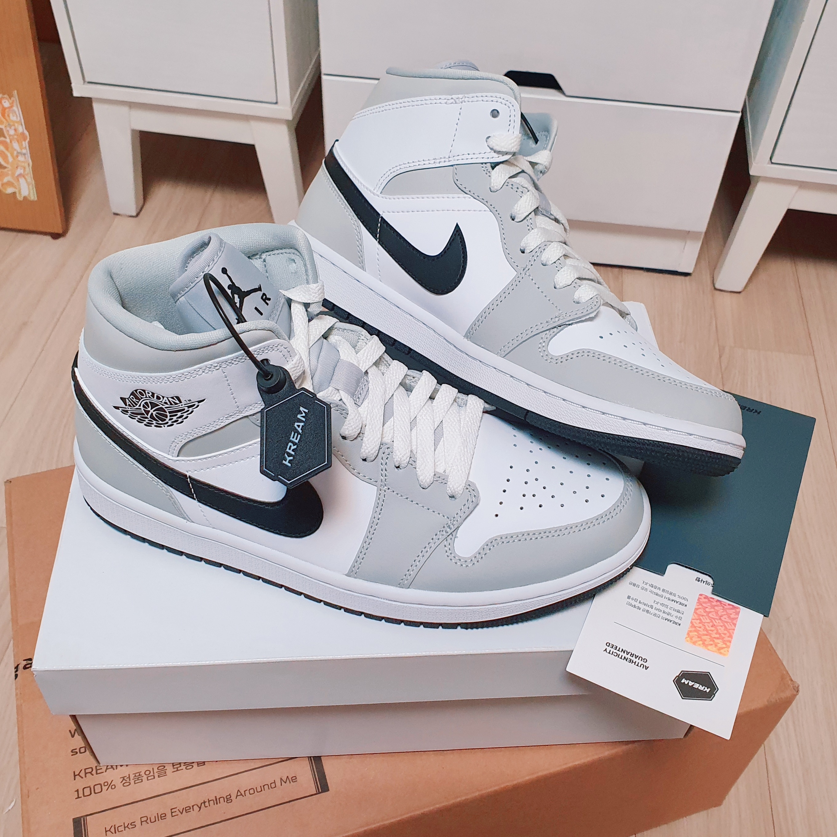 (W) Jordan 1 Mid Grey Fog 착용 스타일