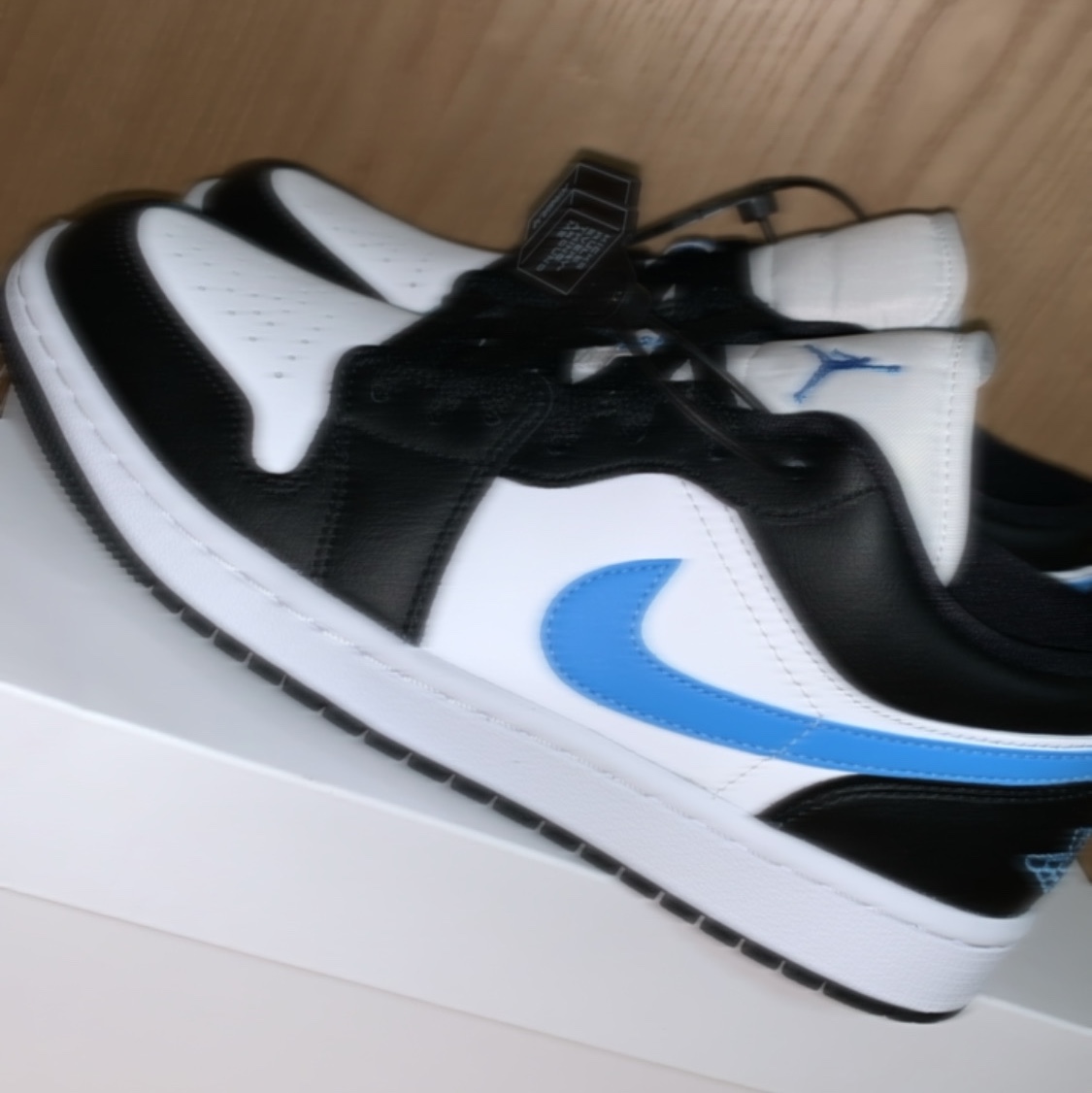 (W) Jordan 1 Low Black University Blue 착용 스타일