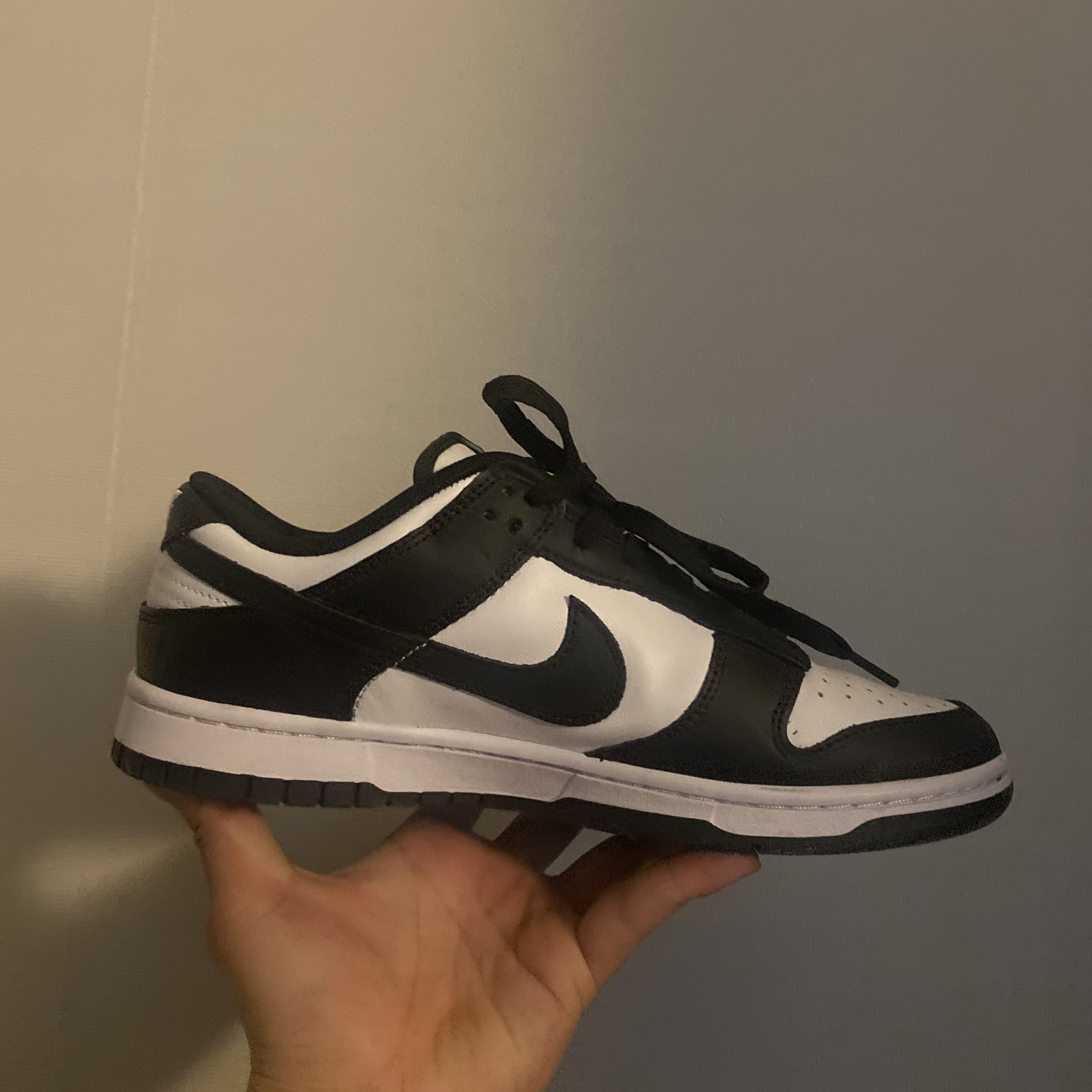 Nike Dunk Low Retro Black 착용 스타일 - 2
