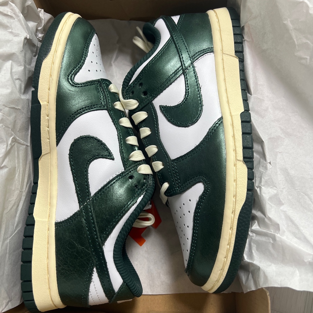 (W) Nike Dunk Low Vintage Green 착용 스타일 - 3