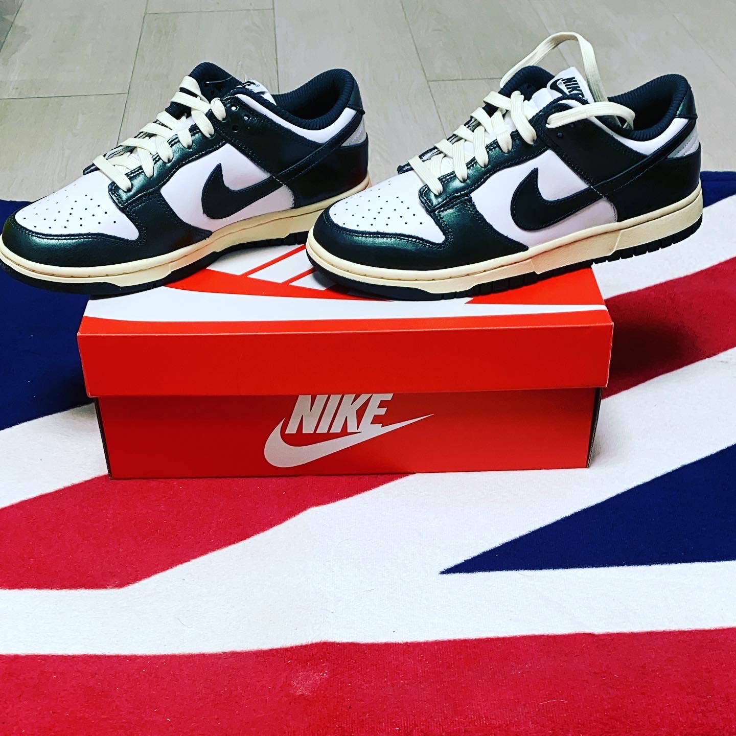 (W) Nike Dunk Low Vintage Green 착용 스타일 - 3