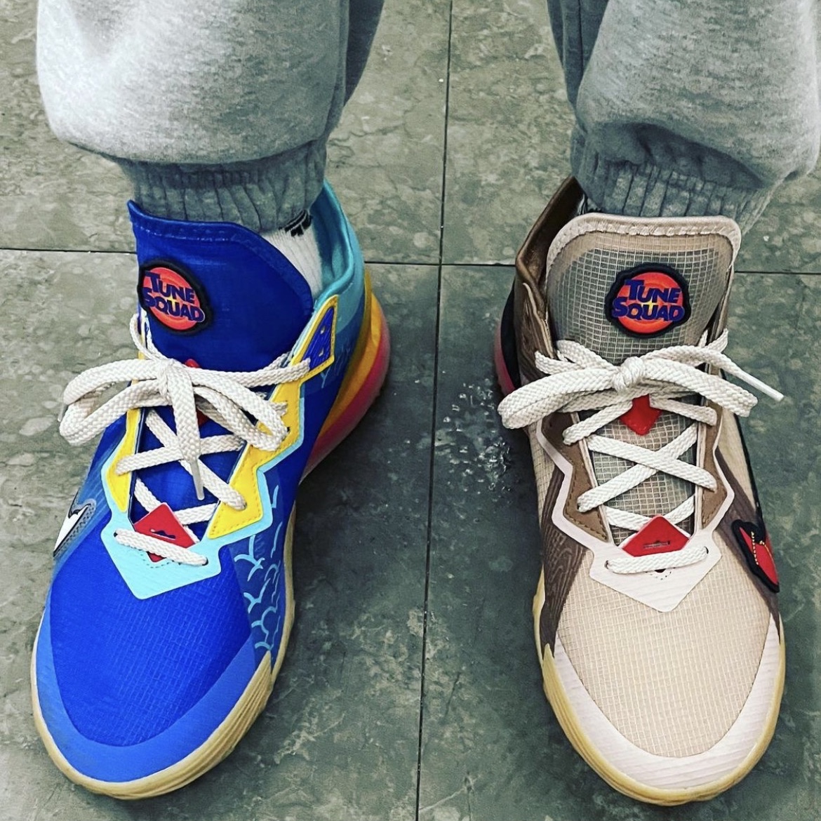 Nike LeBron 18 Low Wile E. vs Roadrunner 착용 스타일
