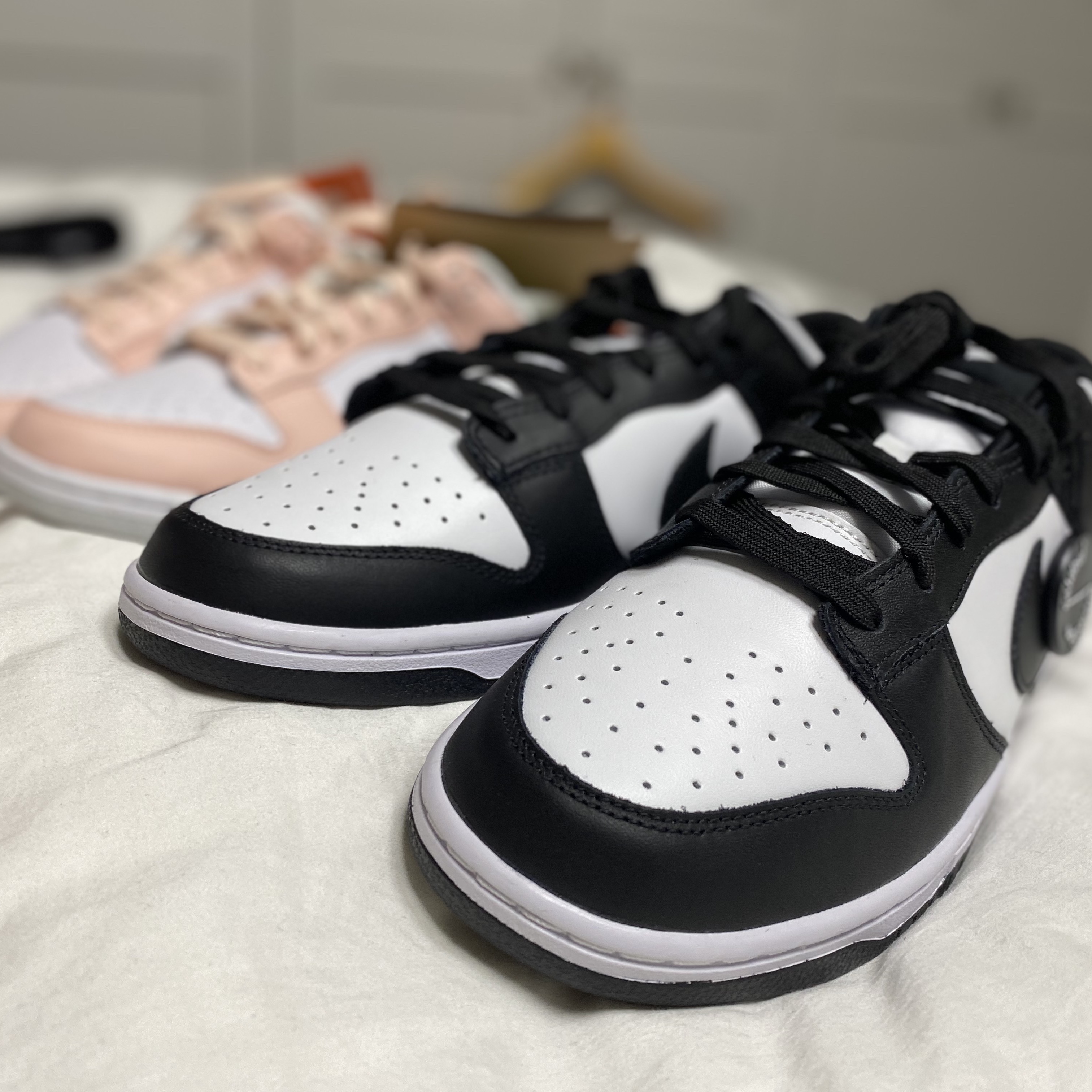 Nike Dunk Low Retro Black, (W) Nike Dunk Low Next Nature Pale Coral 착용 스타일 - 1