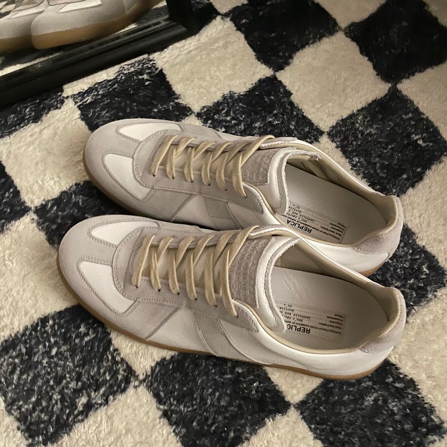 Maison Margiela Calfskin Replica Sneakers 착용 스타일 - 1