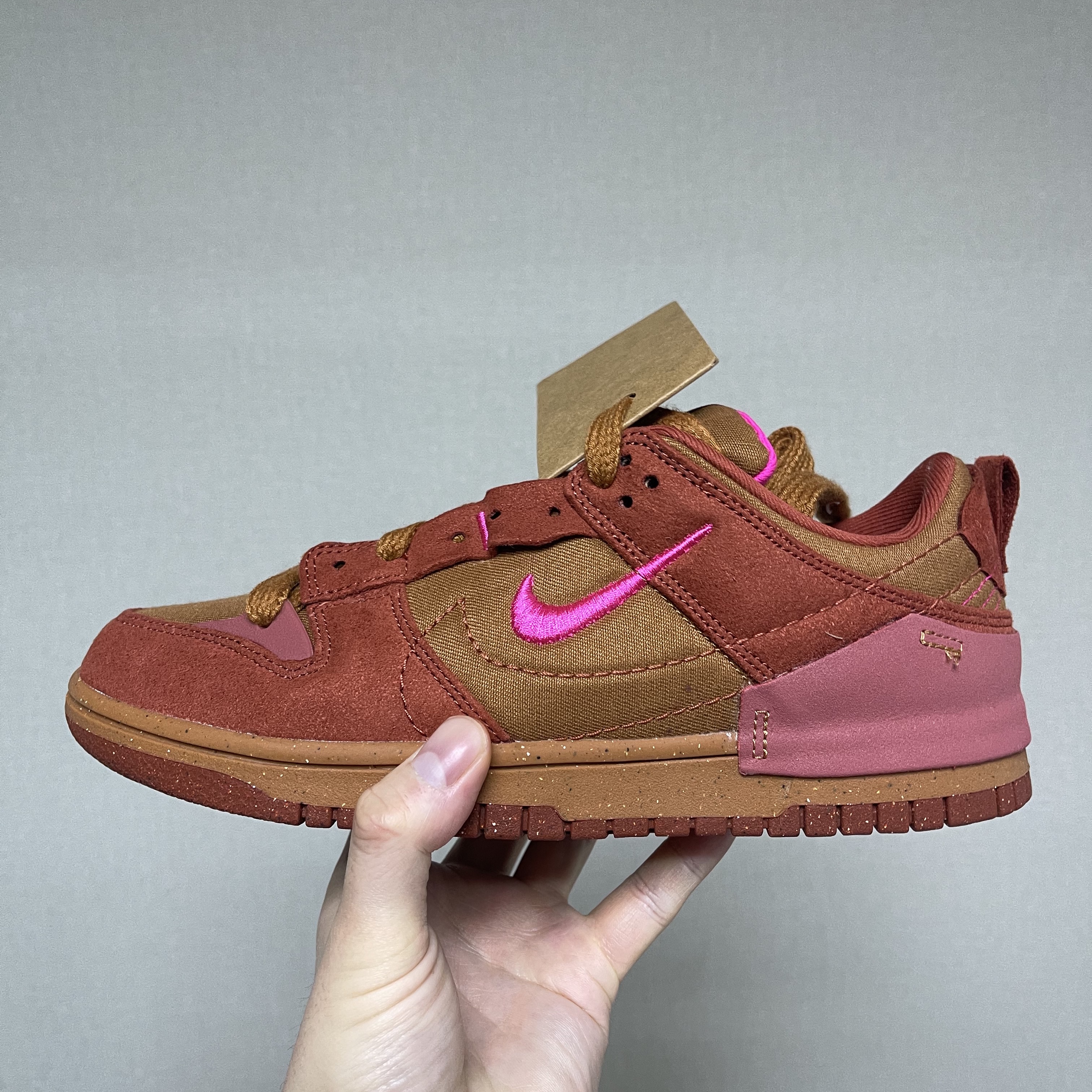 (W) Nike Dunk Low Disrupt 2 Desert Bronze Pink Prime 착용 스타일 - 2