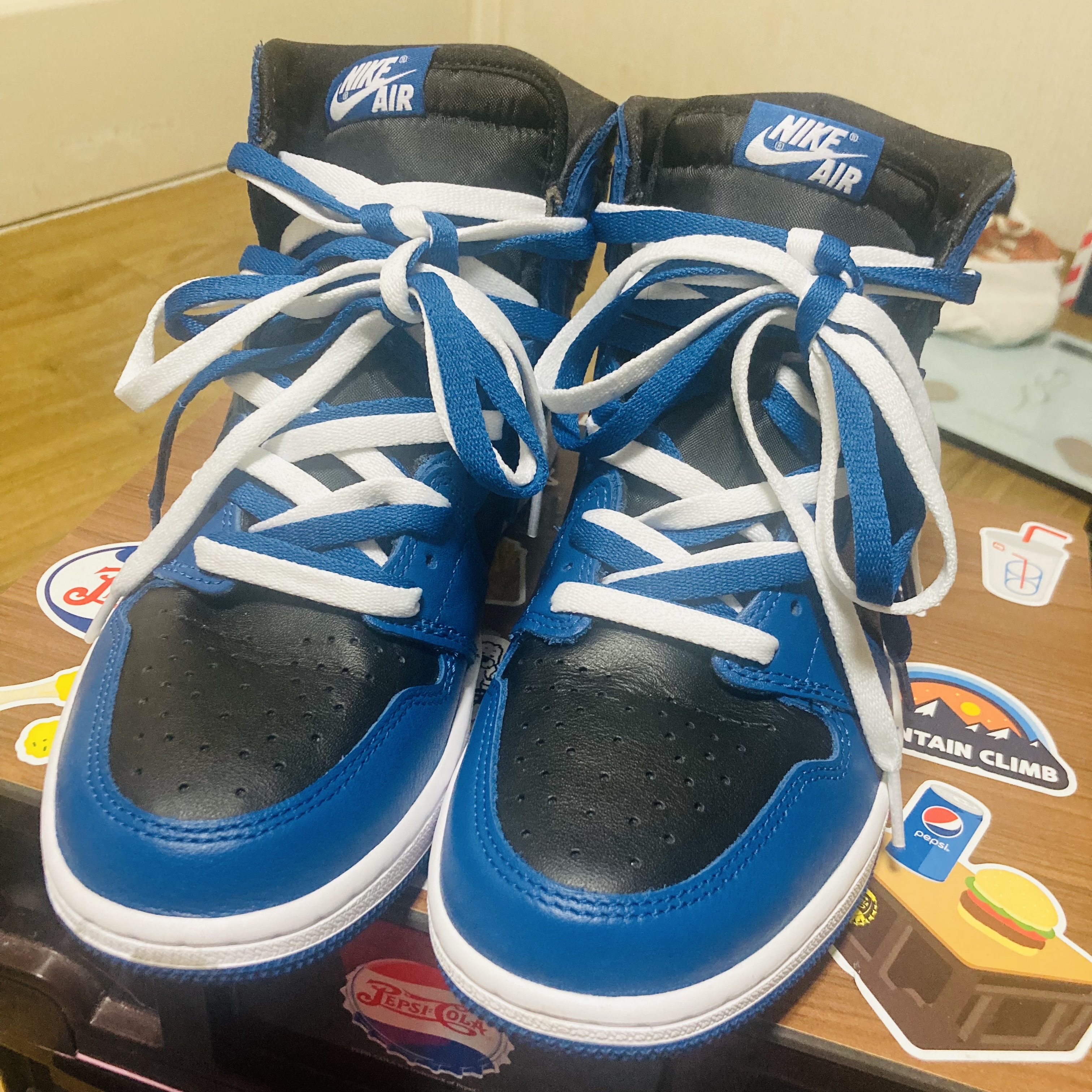Jordan 1 Retro High OG Dark Marina Blue 착용 스타일 - 2