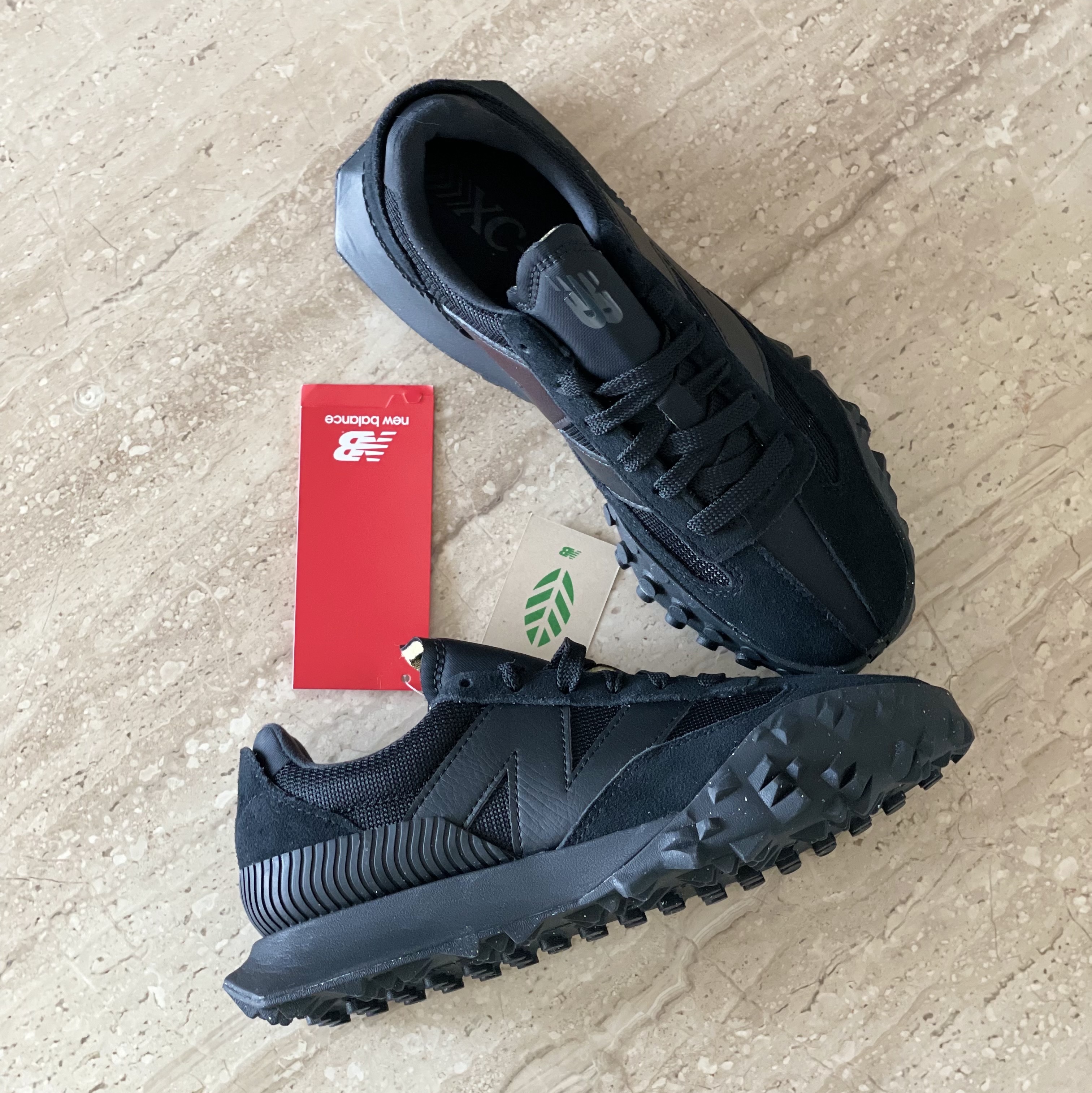 New Balance XC-72 Triple Black 착용 스타일