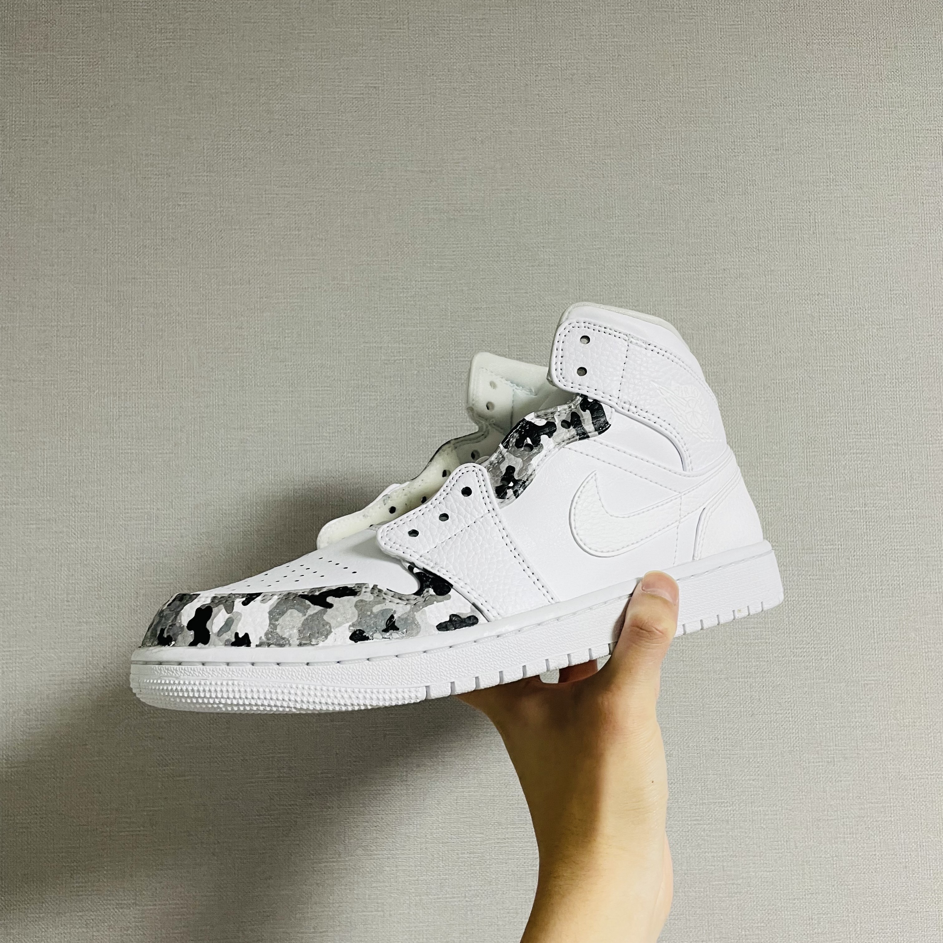 Jordan 1 Mid Triple White 착용 스타일