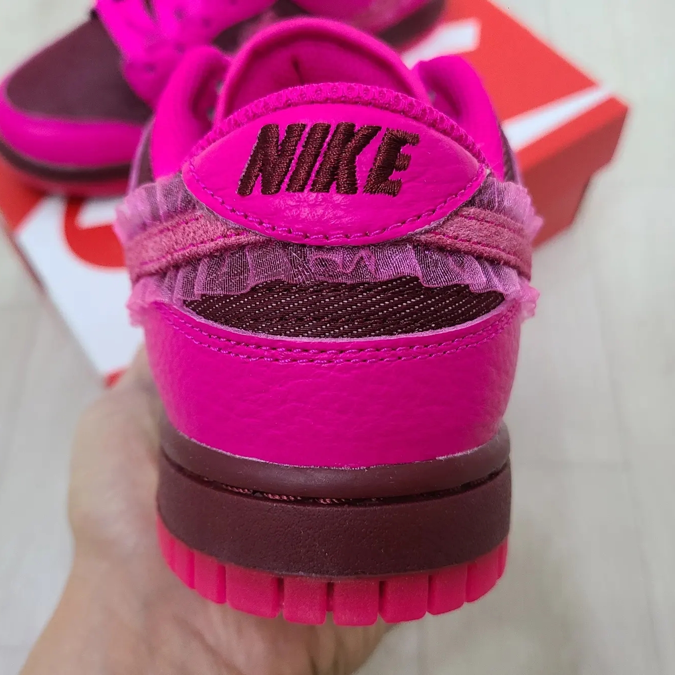 (W) Nike Dunk Low Prime Pink 착용 스타일 - 4