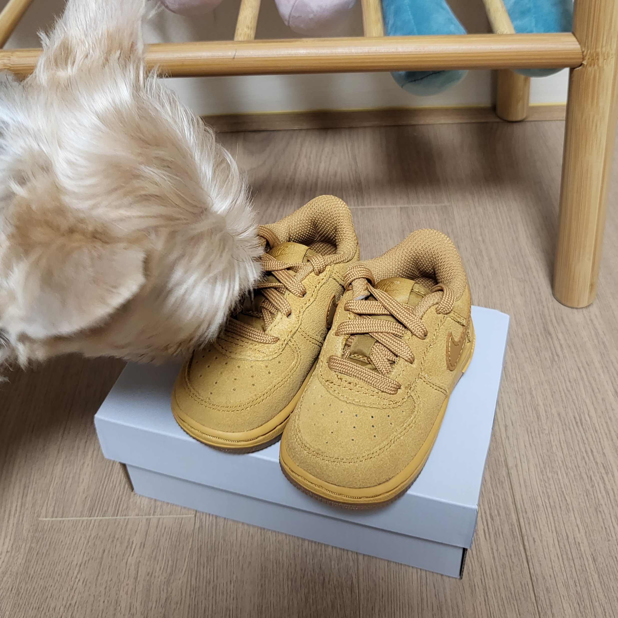 Nike x Supreme Air Force 1 Low Flax, (TD) Nike Force 1 Low Wheat 착용 스타일 - 3