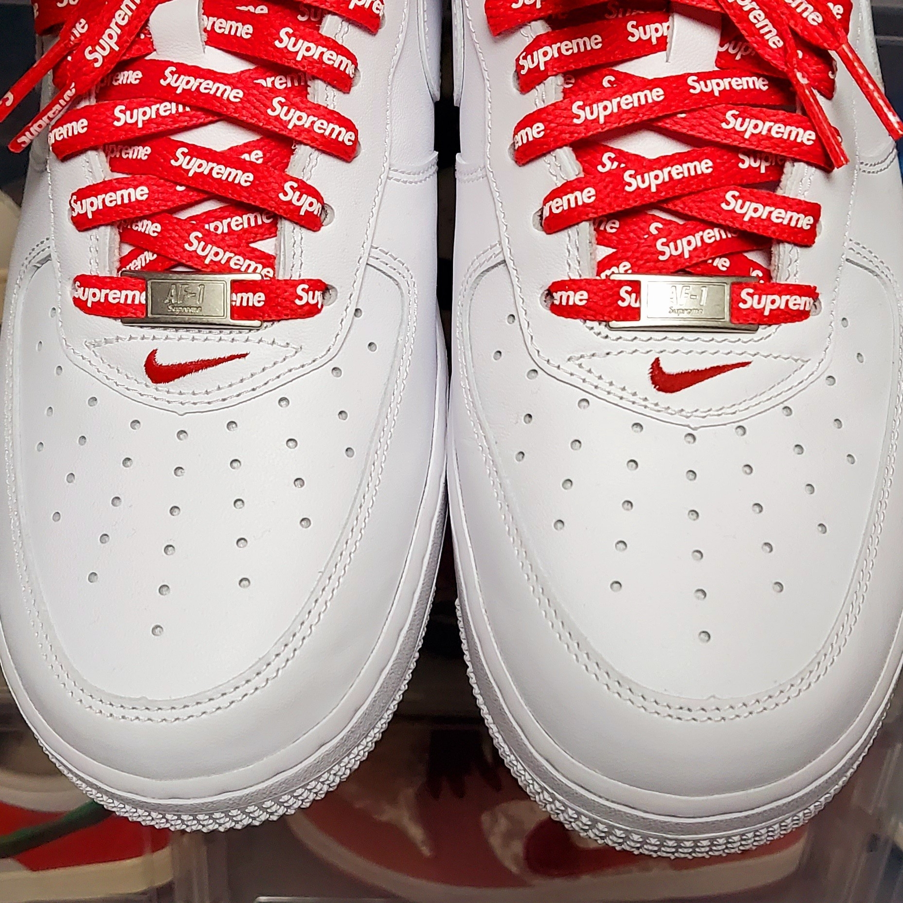 Nike x Supreme Air Force 1 Low White 착용 스타일 - 2