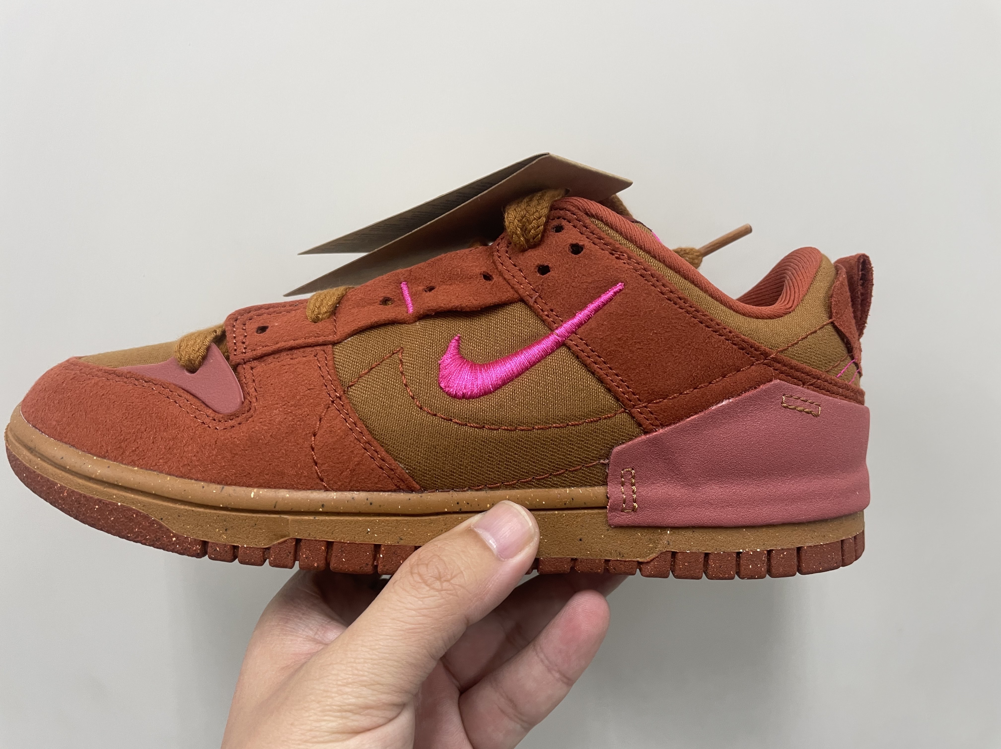 (W) Nike Dunk Low Disrupt 2 Desert Bronze Pink Prime 착용 스타일