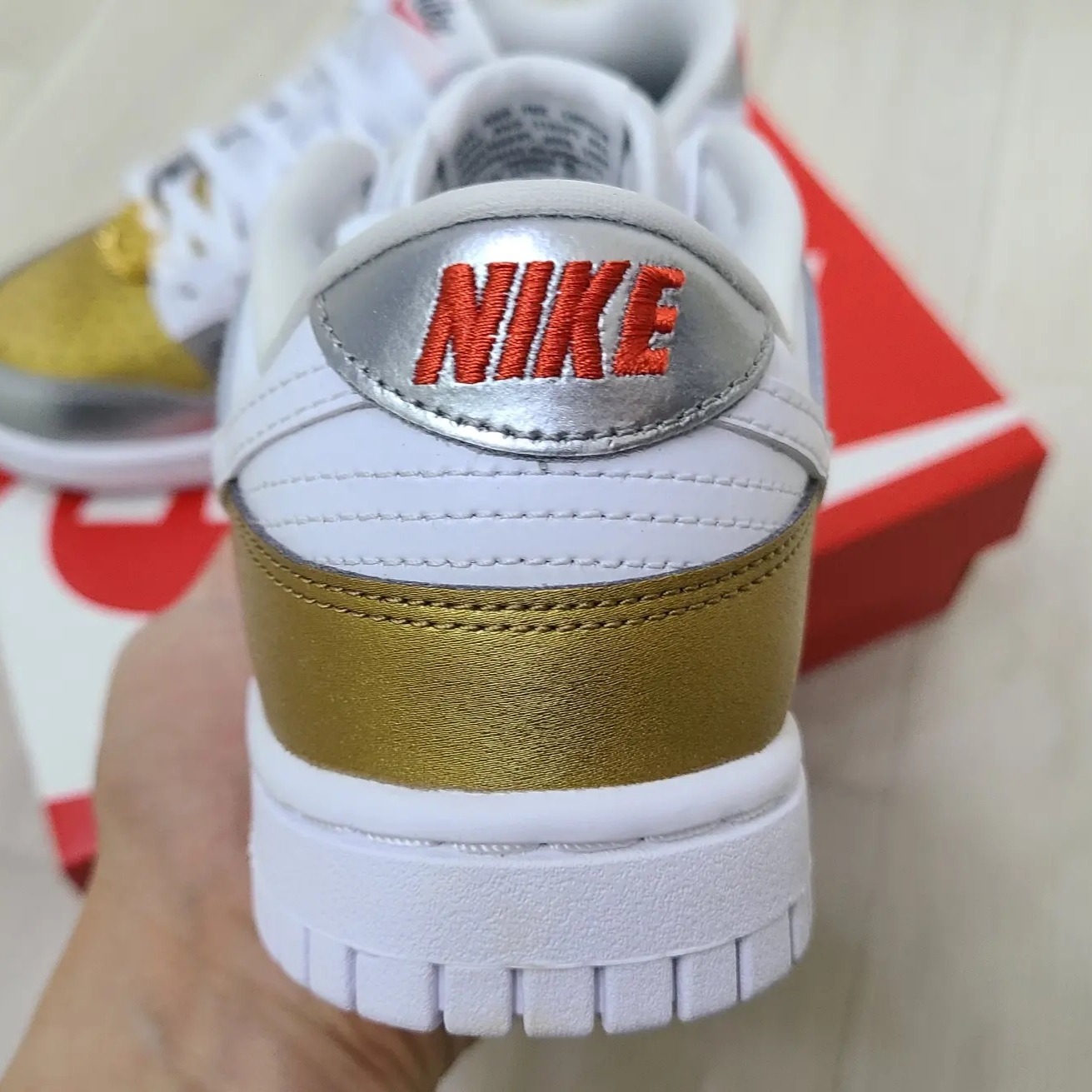 (W) Nike Dunk Low SE Heirloom 착용 스타일 - 3