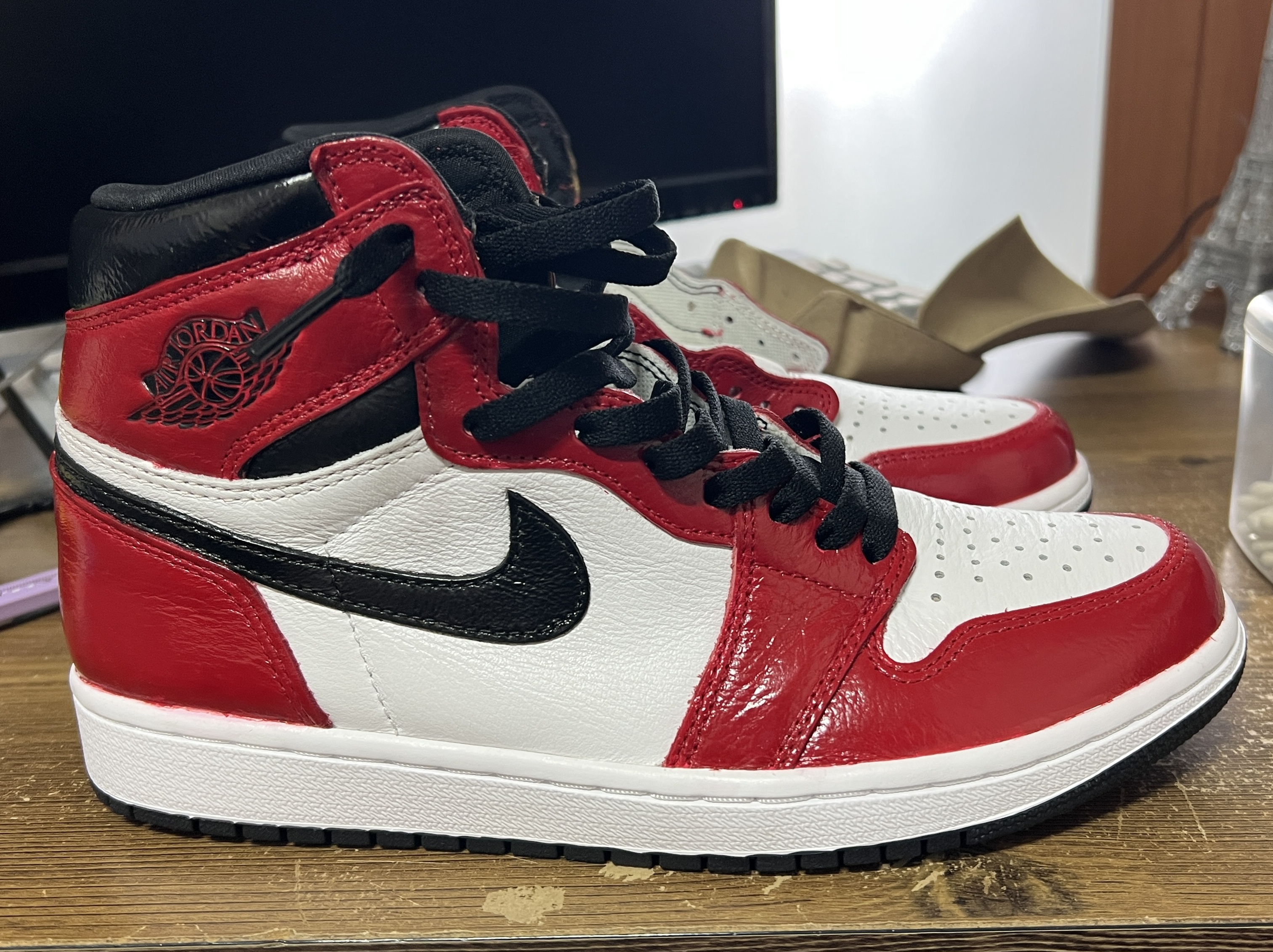 Jordan 1 Retro High OG Light Fusion Red 착용 스타일 - 4